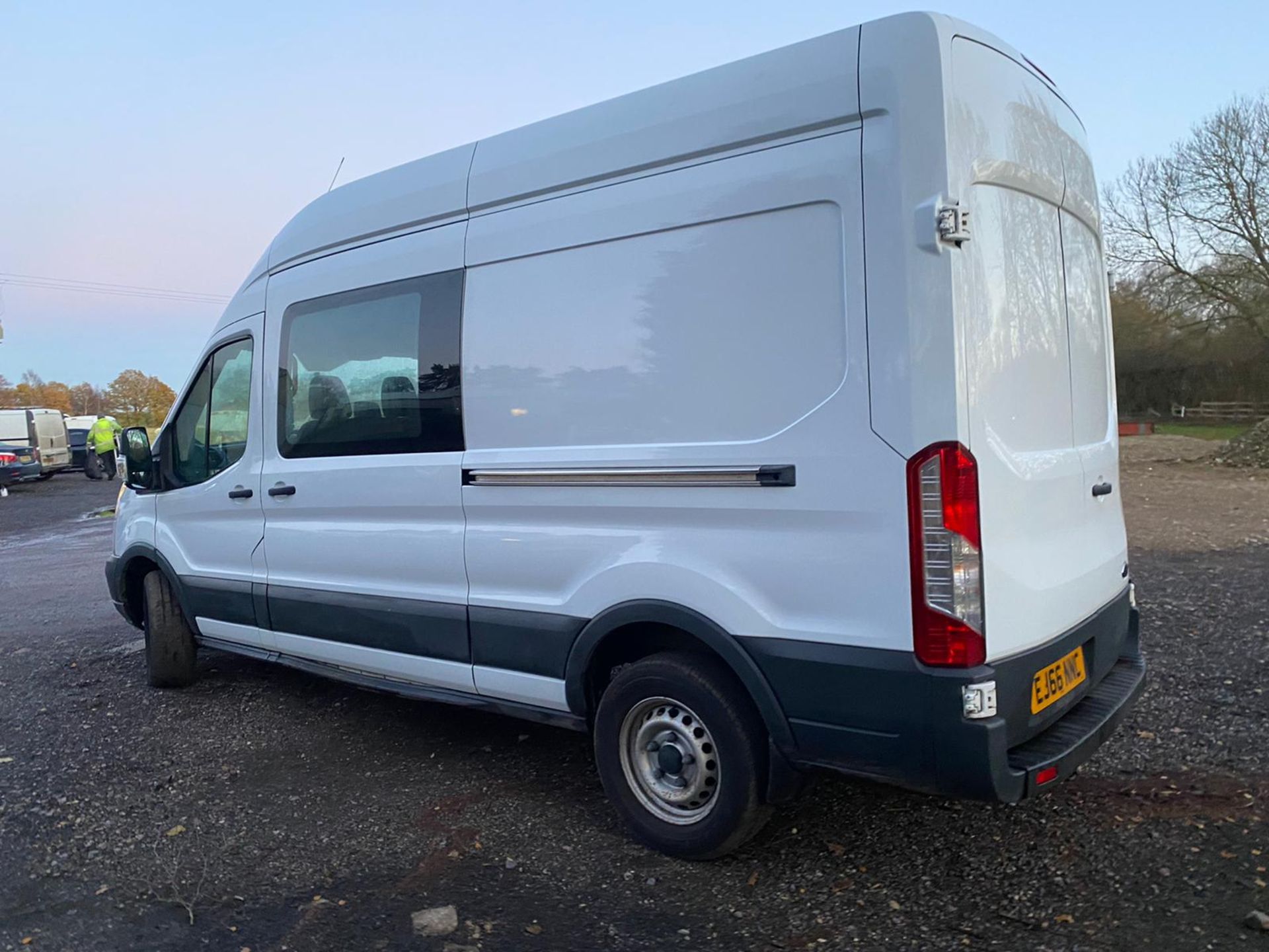 2016/66 FORD TRANSIT 350 WHITE WELFARE VAN, 64K MILES, 7 SEATS, 2.2 DIESEL *PLUS VAT* - Image 4 of 13