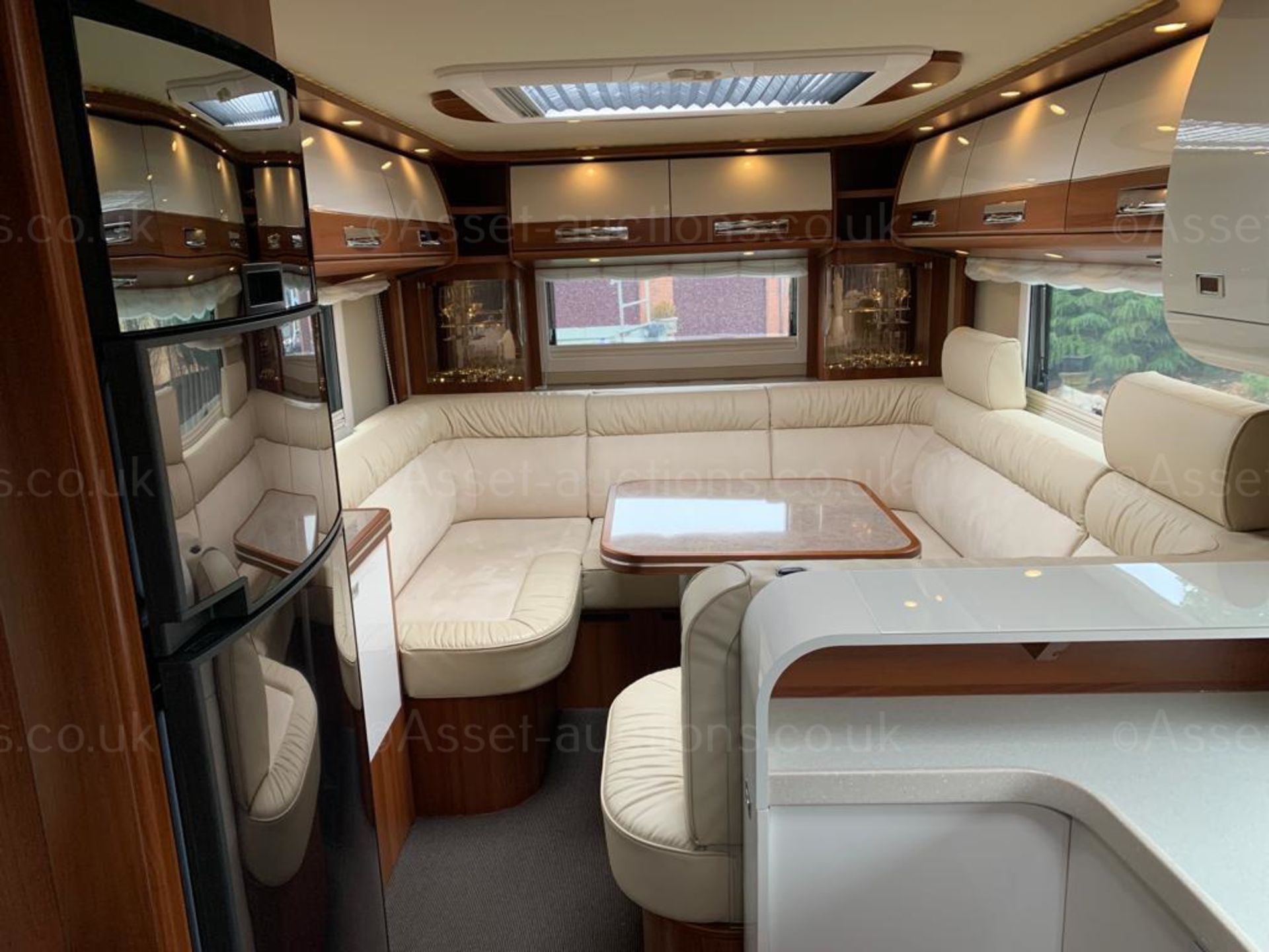 2020 CARTHAGO LINER-FOR-TWO 53L MOTORHOME, SHOWING 4529 MILES, MINT CONDITION *NO VAT* - Image 15 of 33