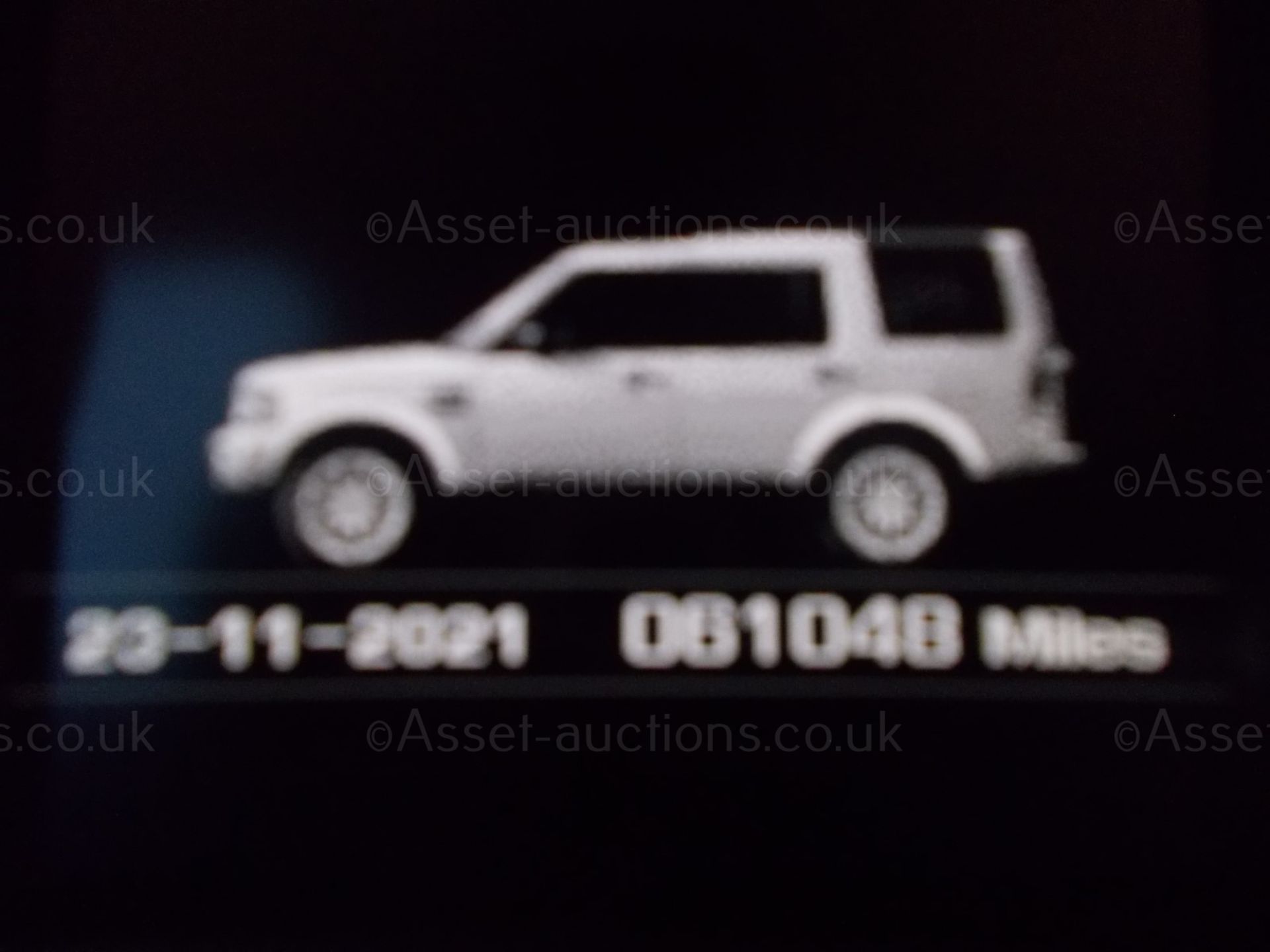 2015/64 LAND ROVER DISCOVERY HSE LUXURY SCV6 7 SEATER, 3.0 V6 PETROL SUPERCHARGED *PLUS VAT* - Image 24 of 28