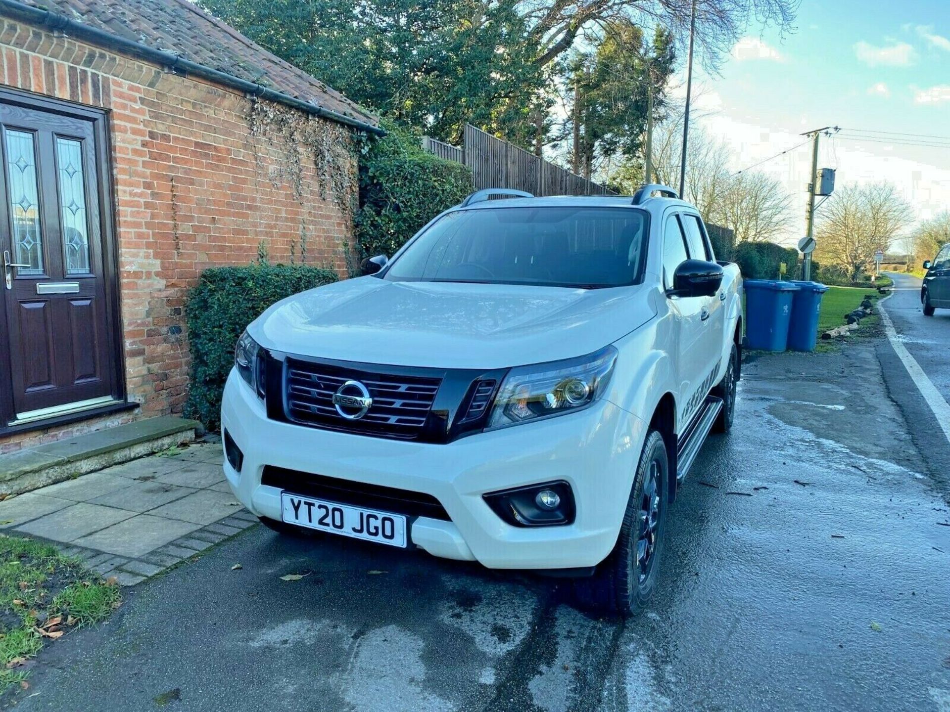 2020 NISSAN NAVARA N-GUARD DCI AUTO 4WD WHITE PICK UP, 1 OWNER FROM NEW, 21,971 MILES *PLUS VAT* - Image 3 of 11