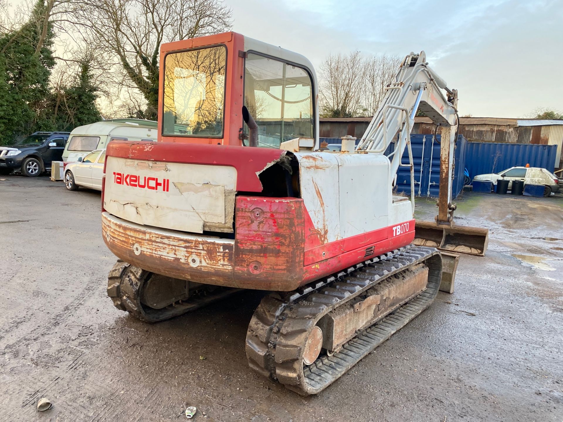 99 TAKEUCHI TB070 TON EXCAVATOR, 4500 HOURS, RECENT NEW TRACKS, STARTS AND RUNS WELL *PLUS VAT* - Image 4 of 7