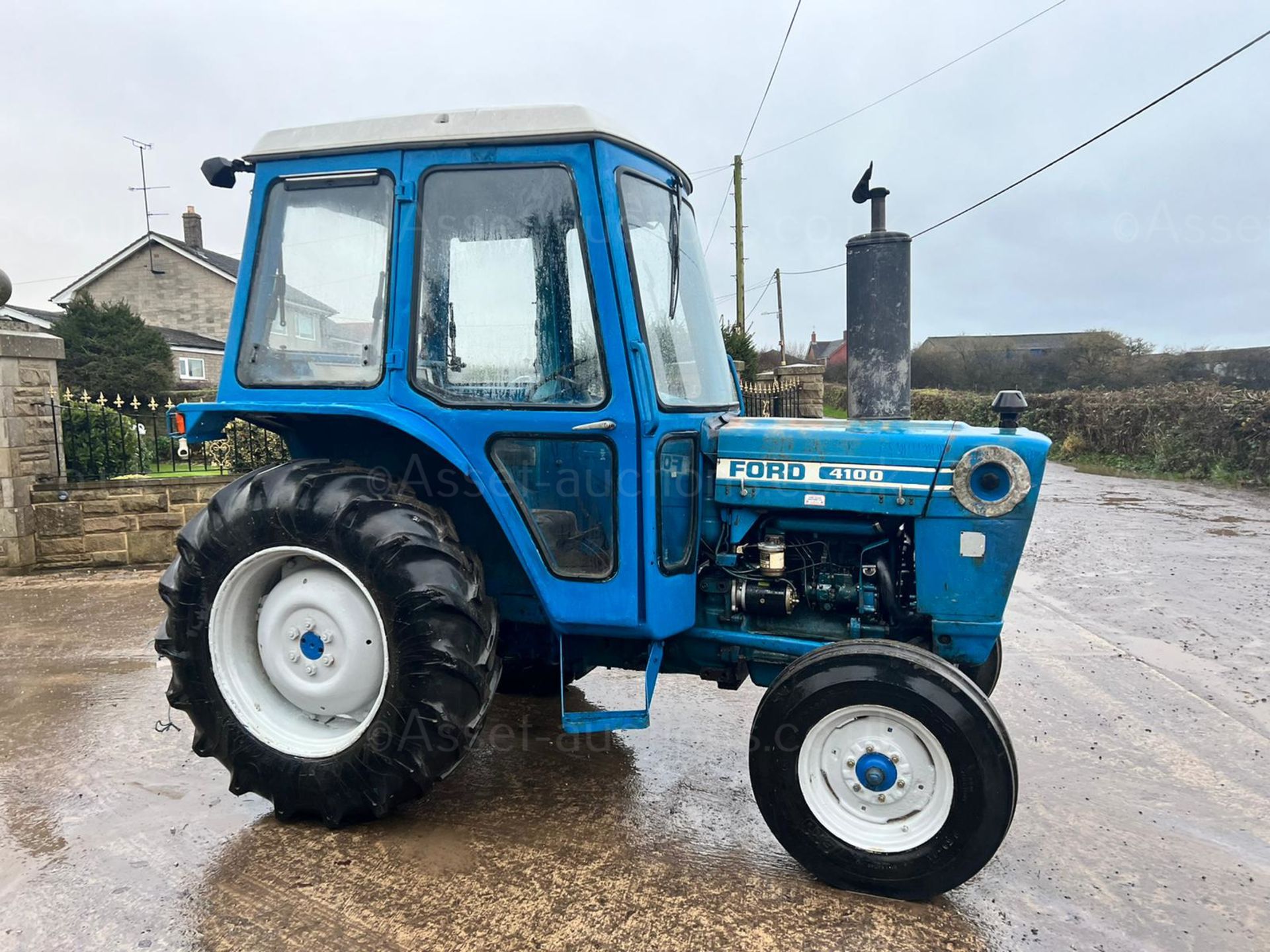 FORD NEW HOLLAND 4100 52hp TRACTOR, RUNS DRIVES AND WORKS, SHOIWNG 6552 HOURS *PLUS VAT*