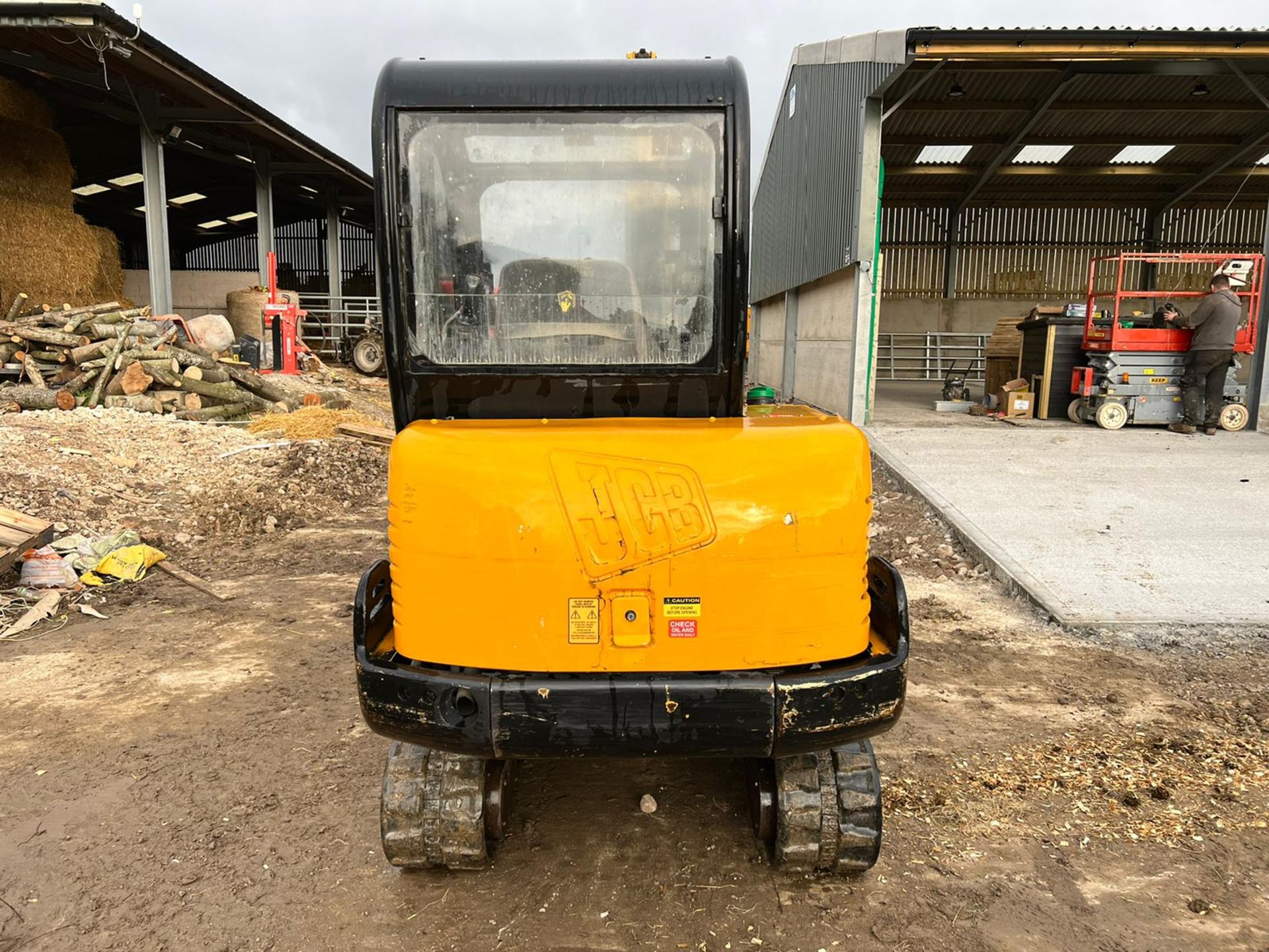 2003 JCB 803 PLUS 3 TON MINI DIGGER, RUNS DRIVES AND DIGS, FULLY CABBED, GOOD SET OF TRACKS - Image 5 of 15