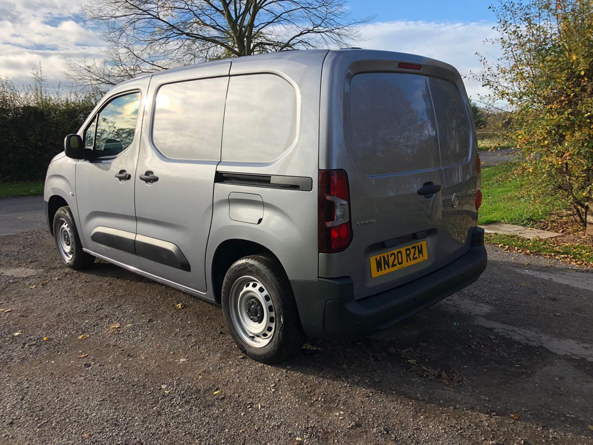 2020 VAUXHALL COMBO 2000 EDITION TD S/S GREY PANEL VAN, 19,696 MILES *PLUS VAT* - Image 5 of 13