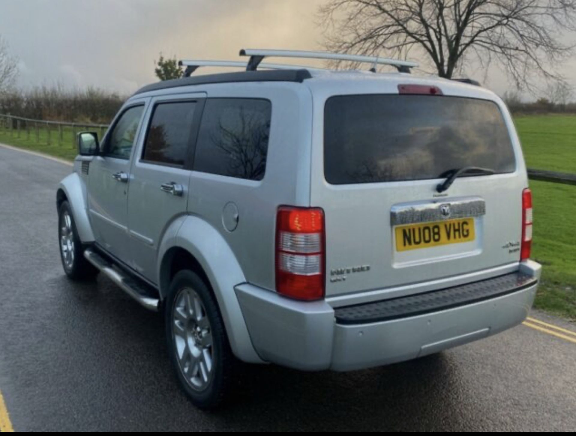 DODGE NITRO SXT CRD A 4x4 TURBO DIESEL, 92K MILES, SIDE STEPS, ROOF BARS, CRUISE CONTROL *NO VAT* - Image 5 of 12