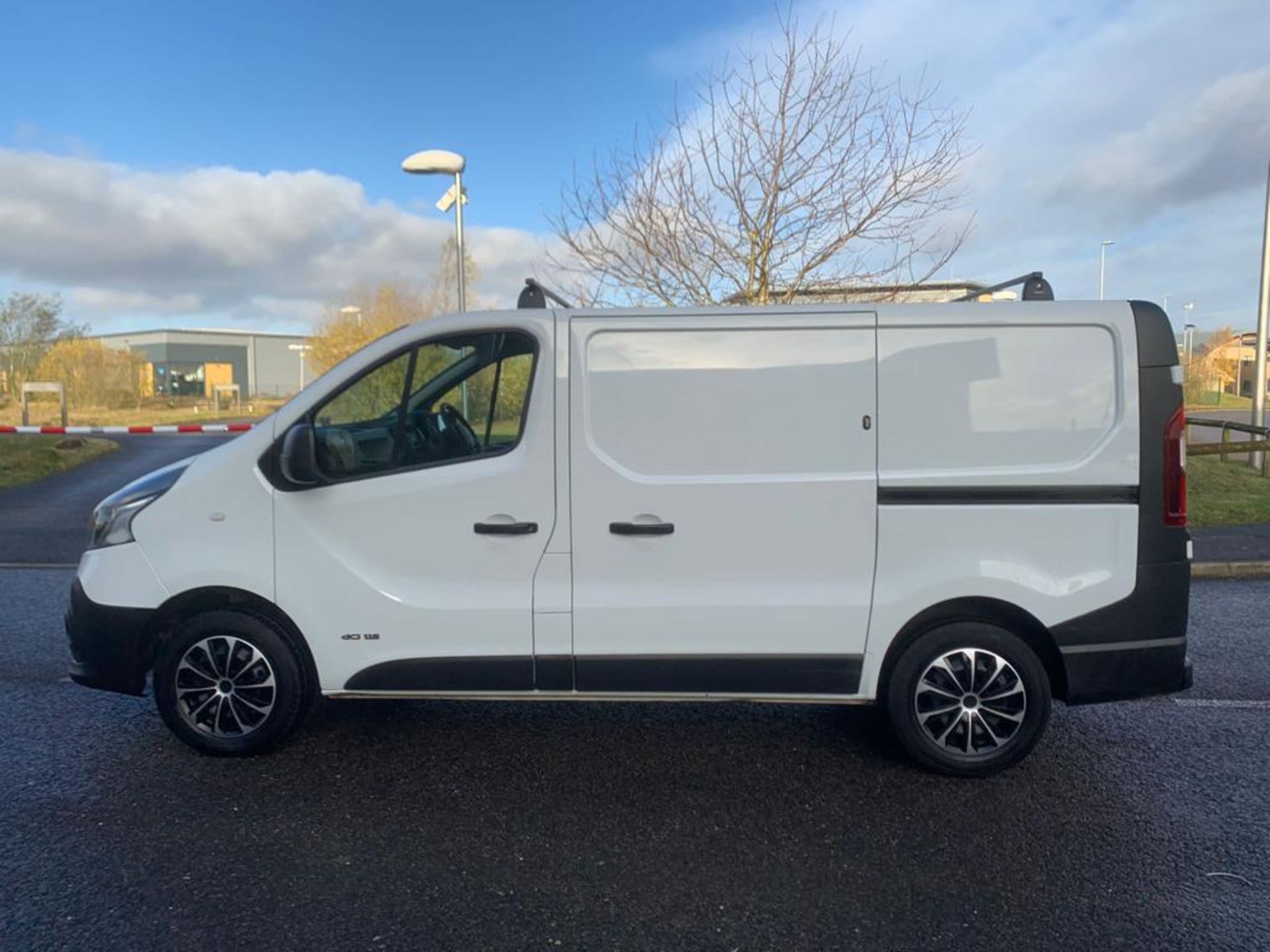 2016 RENAULT TRAFIC SL27 BUSINESS DCI WHITE PANEL VAN, 105,194 MILES, 1.6 DIESEL *NO VAT* - Image 4 of 19