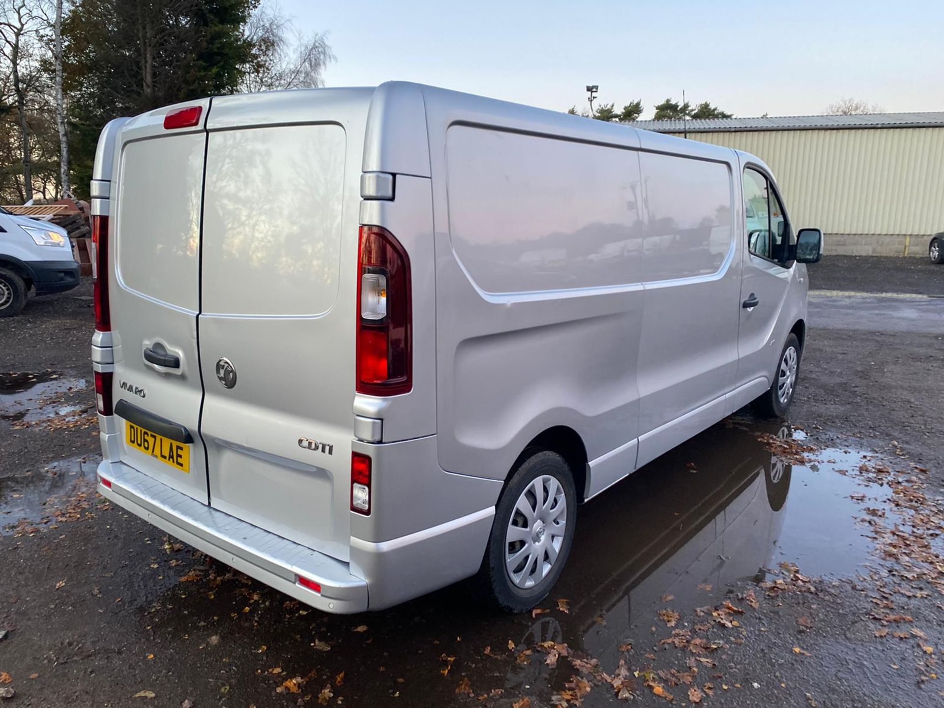 2017/67 VAUXHALL VIVARO 2900 SPORTIVE CDTI SILVER PANEL VAN, 1.6 DIESEL, 71K MILES *PLUS VAT* - Image 6 of 11