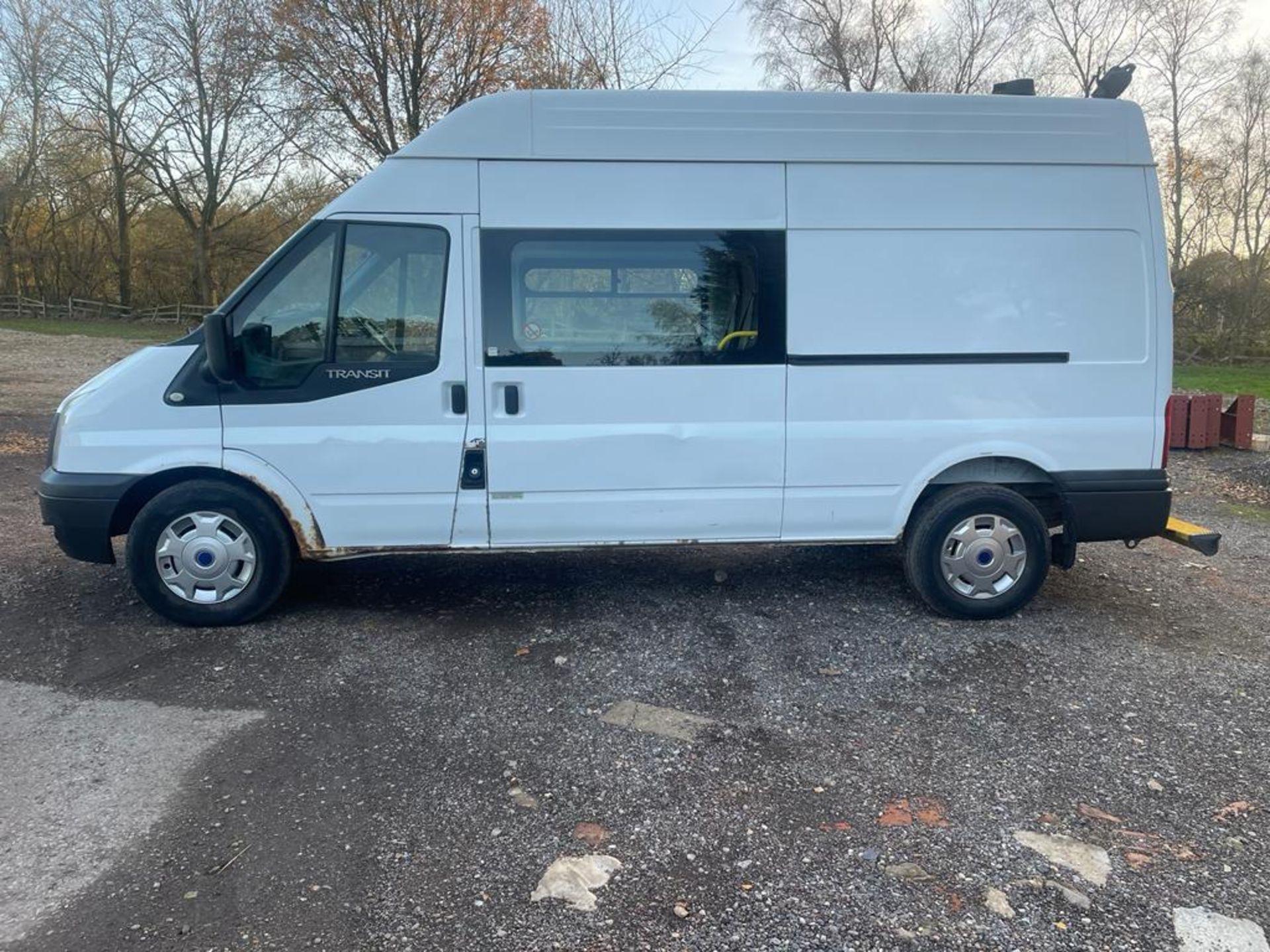 2012 FORD TRANSIT 100 T350 RWD WHITE WELFARE VAN, 125K MILES, 2.2 DIESEL, 6 SEATS *PLUS VAT* - Image 4 of 13