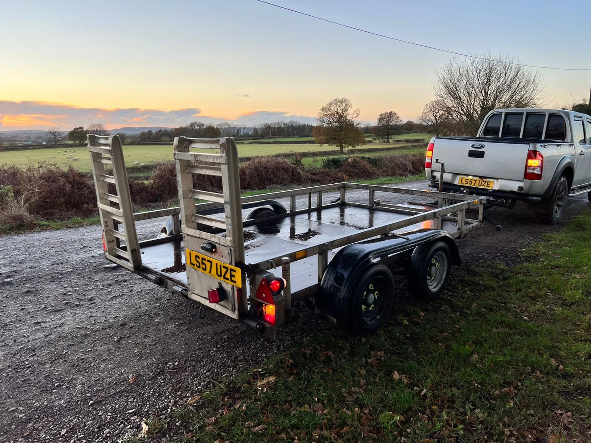 IFOR WILLIAMS 3.5 TON TWIN AXLE PLANT TRAILER, 10ft x 6ft BED, TOWS WELL, ALL LIGHTS WORK *PLUS VAT* - Image 2 of 11