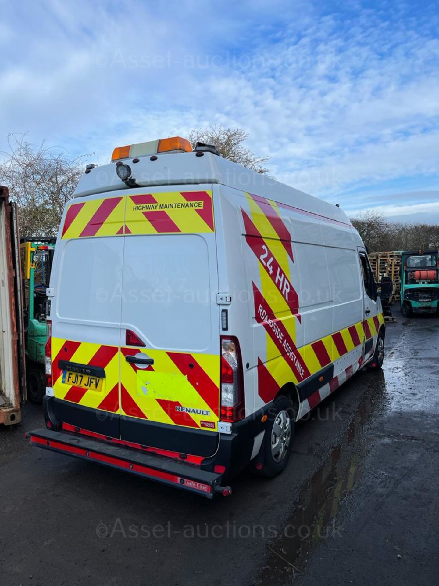 JUNE 2017 RENAULT TRUCKS MASTER 35 L3 H3 LWB HIGH ROOF SERVICE TRUCK, C/W HAZARD / WORK LIGHTING - Image 6 of 34