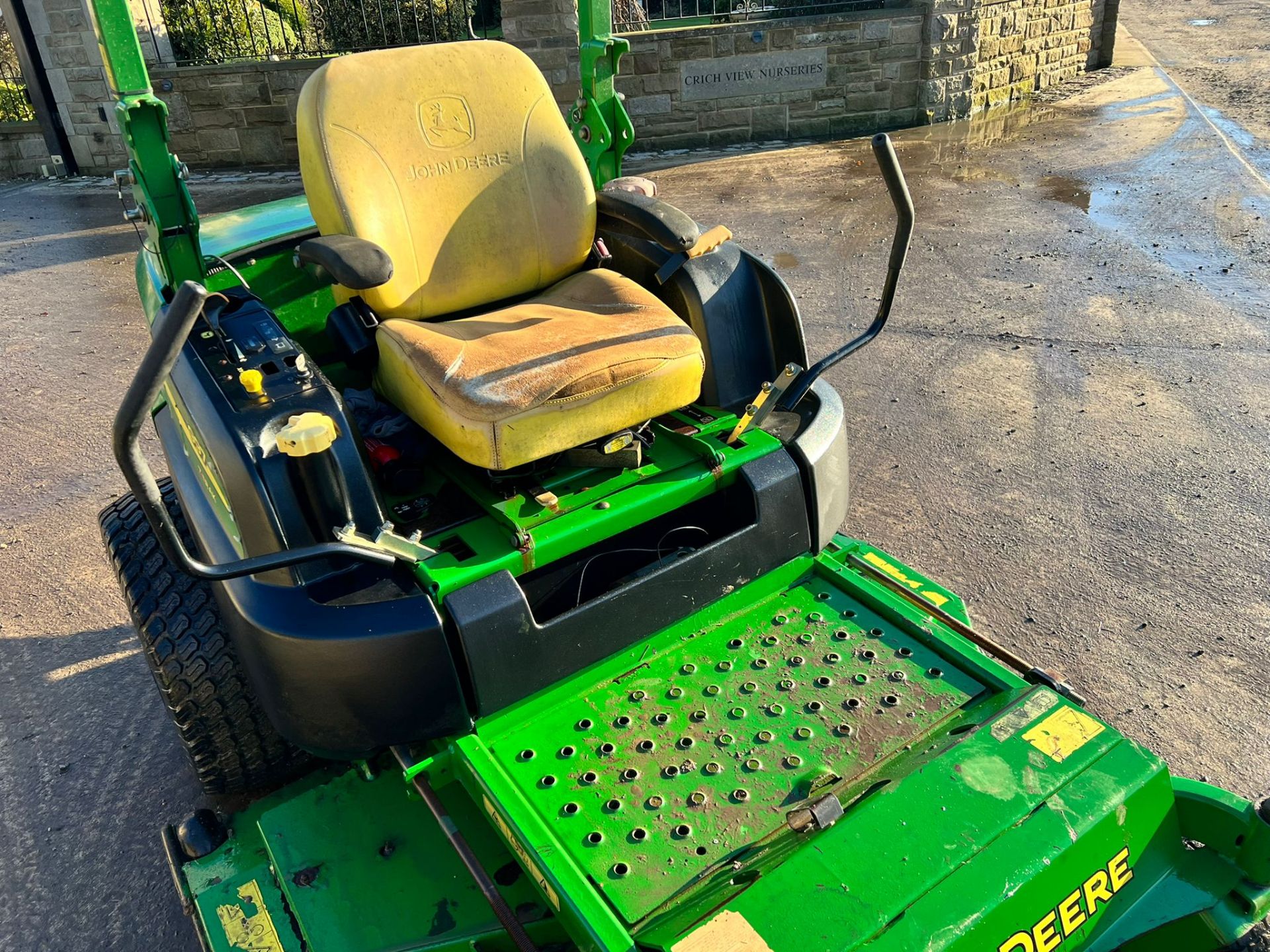 JOHN DEERE Z997 Z-TRAK ZERO TURN DIESEL MOWER, RUNS DRIVES AN CUTS WELL *PLUS VAT* - Image 6 of 12