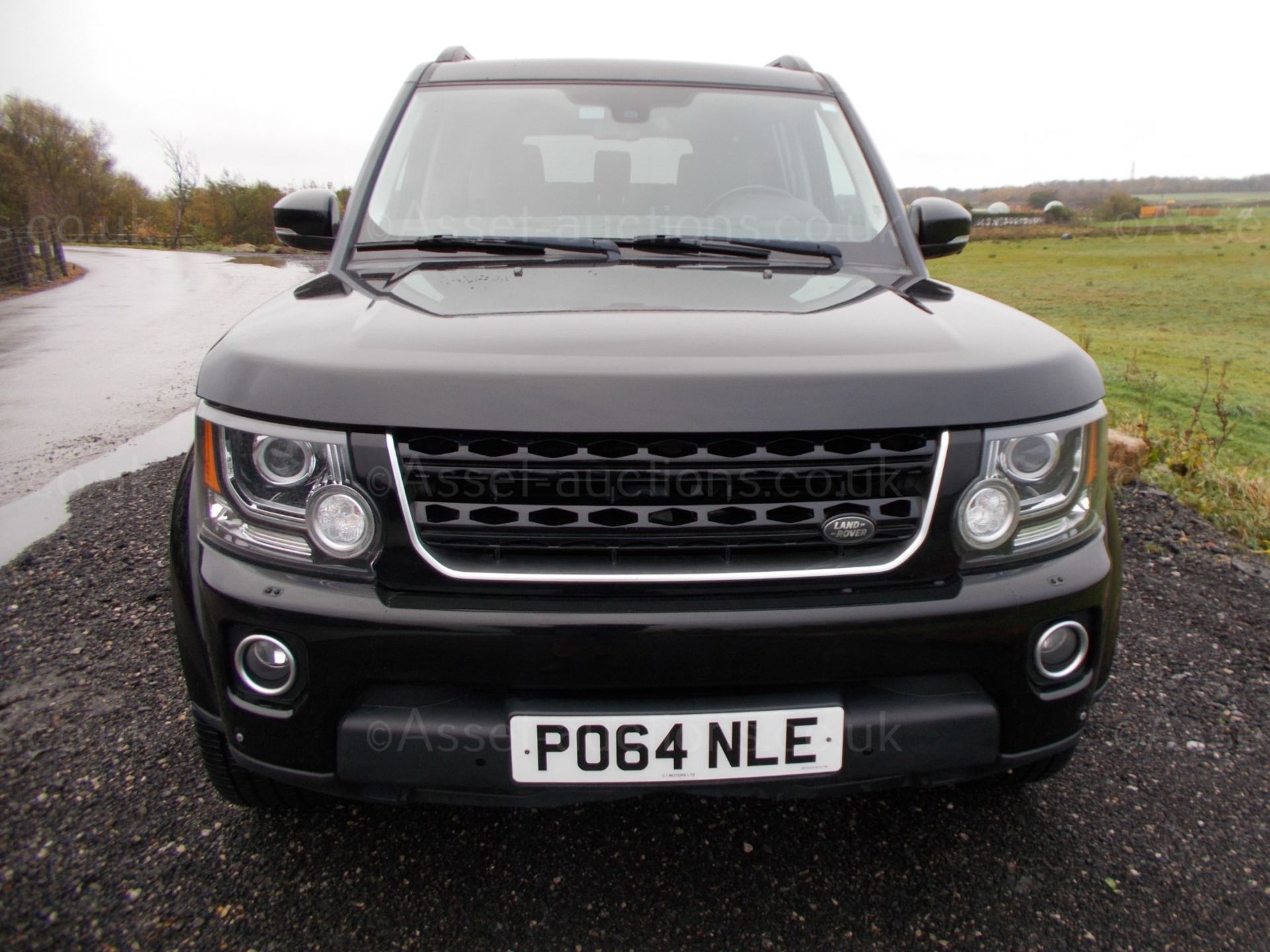 2015/64 LAND ROVER DISCOVERY HSE LUXURY SCV6 7 SEATER, 3.0 V6 PETROL SUPERCHARGED *PLUS VAT* - Image 2 of 28