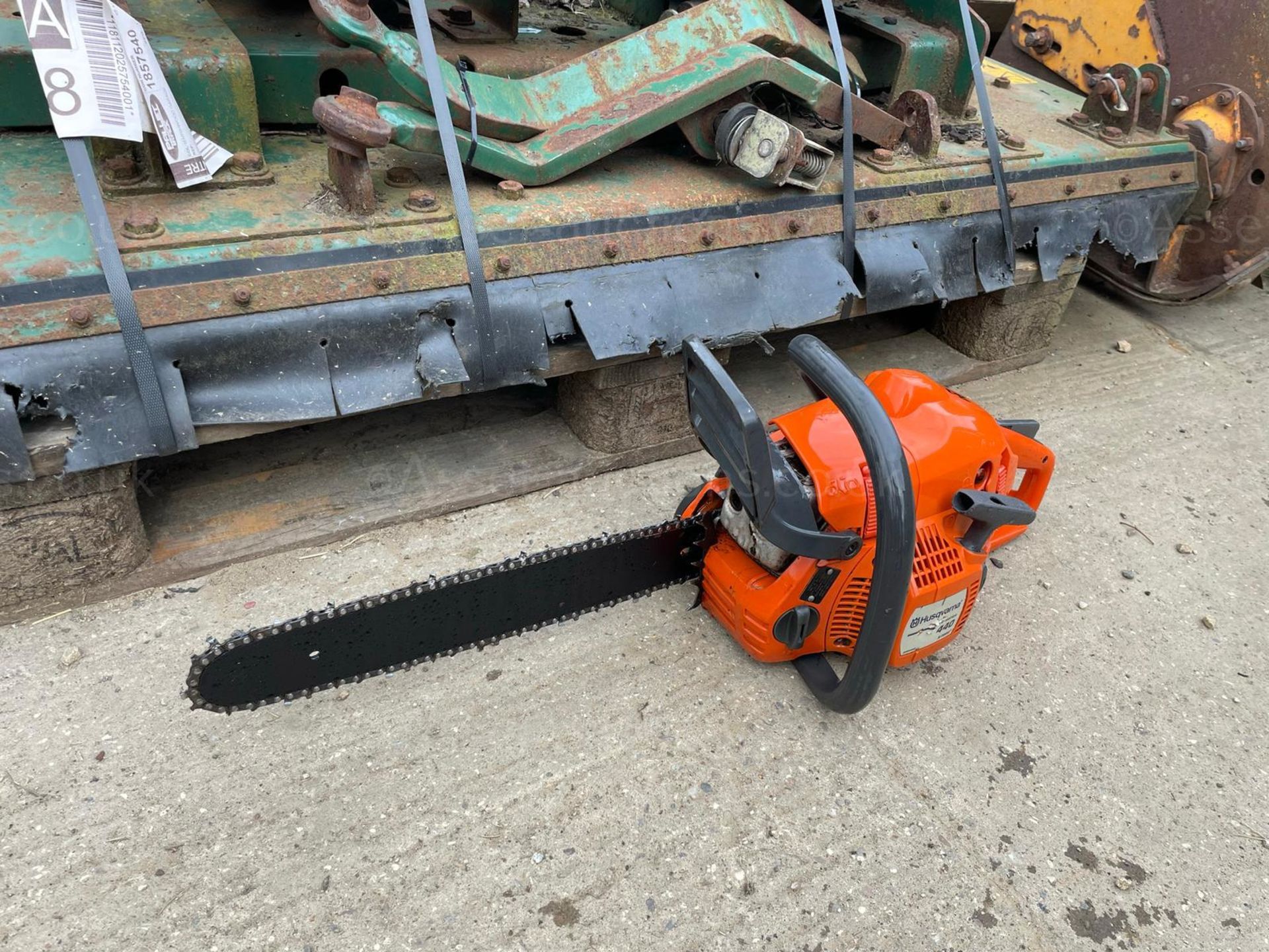 HUSQVARNA 440 CHAINSAW, GOOD COMPRESSION, 16" BAR AND CHAIN *PLUS VAT* - Image 2 of 5