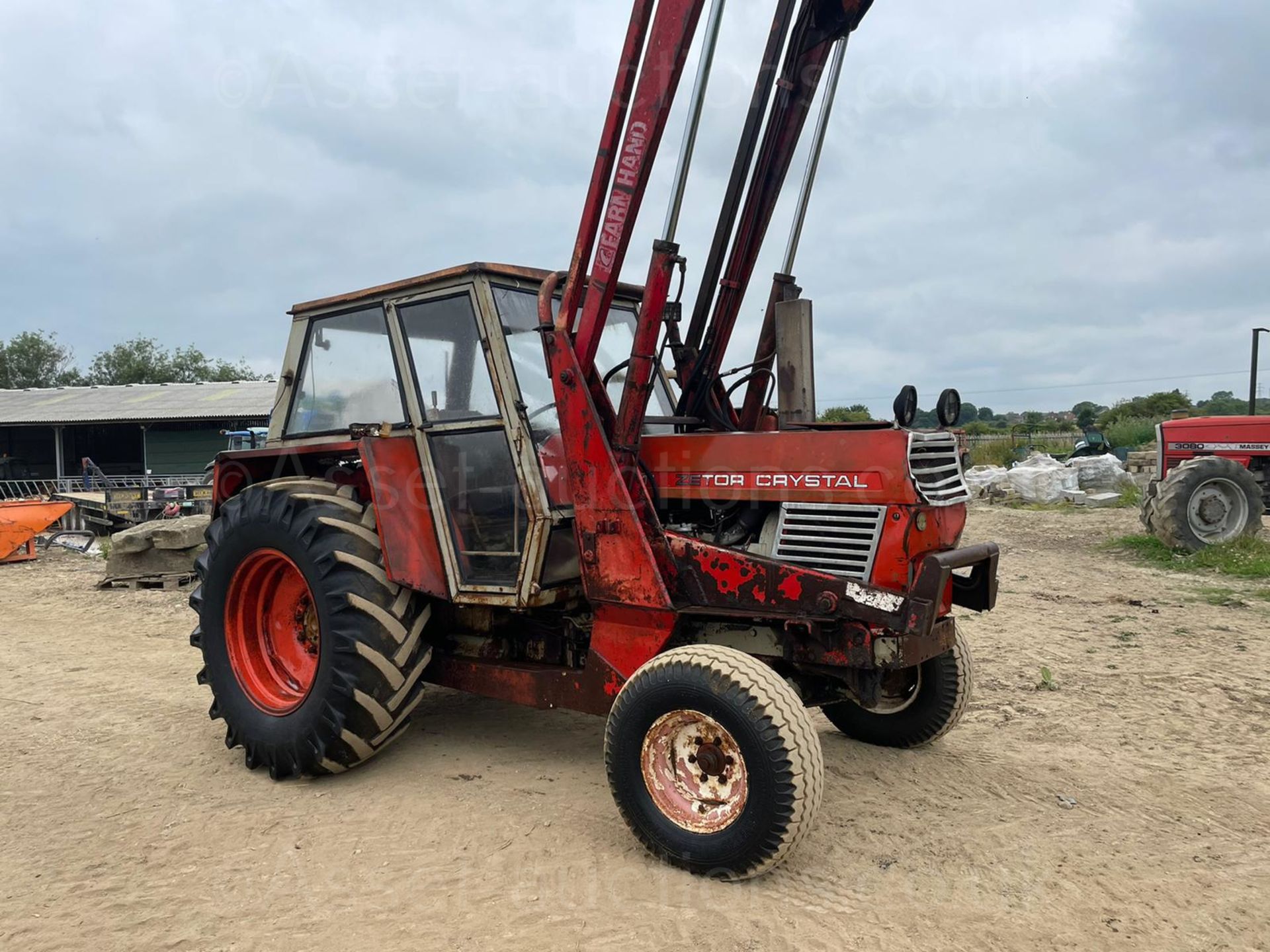 ZETOR CRYSTAL 8011 LOADER TRACTOR WITH FRONT LOADER, BALE SPIKE AND REAR WEIGHT, CABBED *PLUS VAT* - Image 2 of 10
