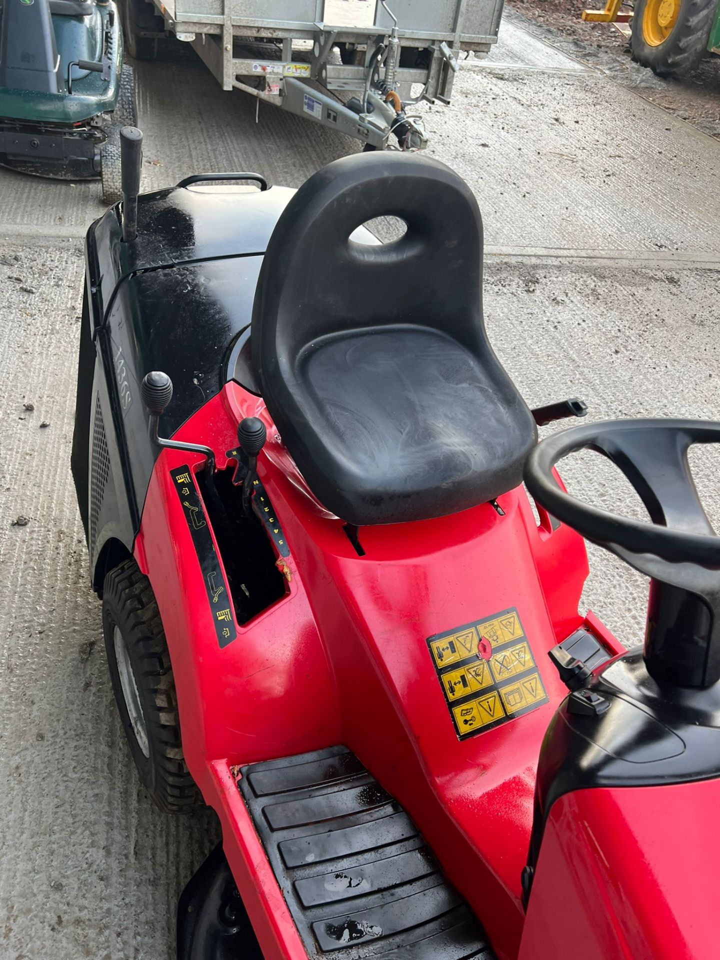 MOUNTFIELD 1436 RIDE ON LAWN MOWERS, 13.5hp BRIGGS AND STRATTON ENGINE *NO VAT* - Image 4 of 6