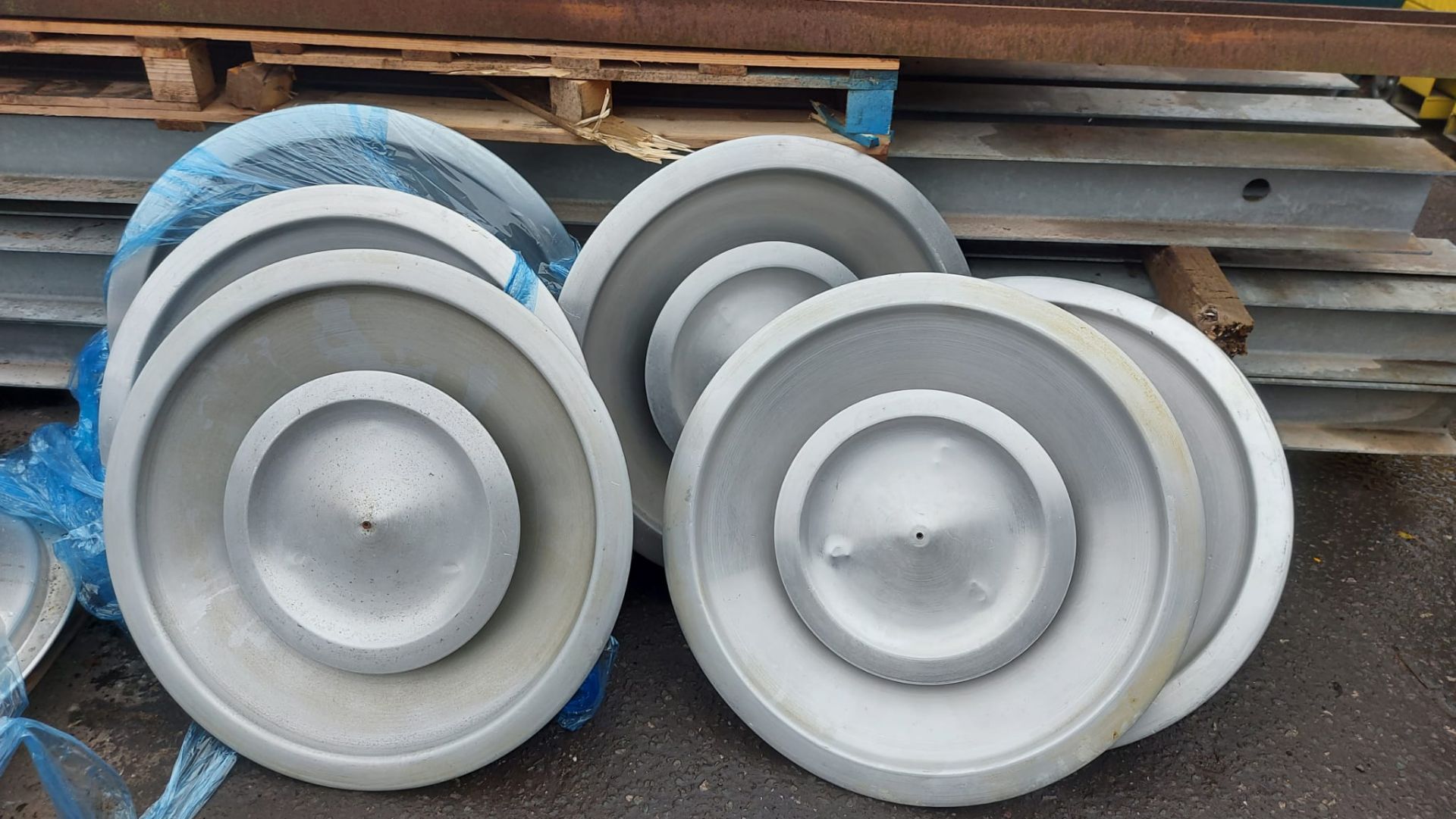 19 x ALUMINIUM VENTS, 31" DIAMETER WITH 13" CENTRE, RETRO / INDUSTRIAL LIGHTS / LAMPS / CONTEMPORARY