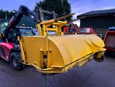 JCB SC240 HYDRAULIC SWEEPER BUCKET, SUITABLE FOR JCB QUICK HITCH AND PALLET FORKS *PLUS VAT*