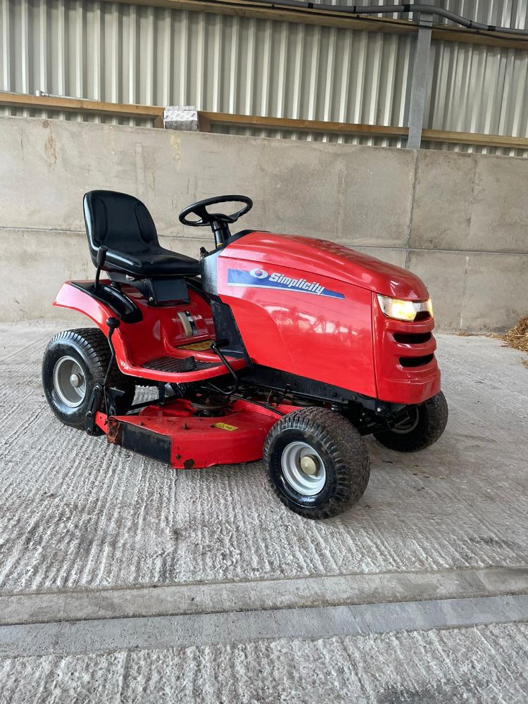 OVER 170 LOTS! PIKE TRAFFIC LIGHTS, JCB SWEEPER BUCKET, 2020 FLAIL MOWER, INDESPENSION TWIN AXLE TRAILER, DISC CUTTERS ENDS THURSDAY FROM 7PM