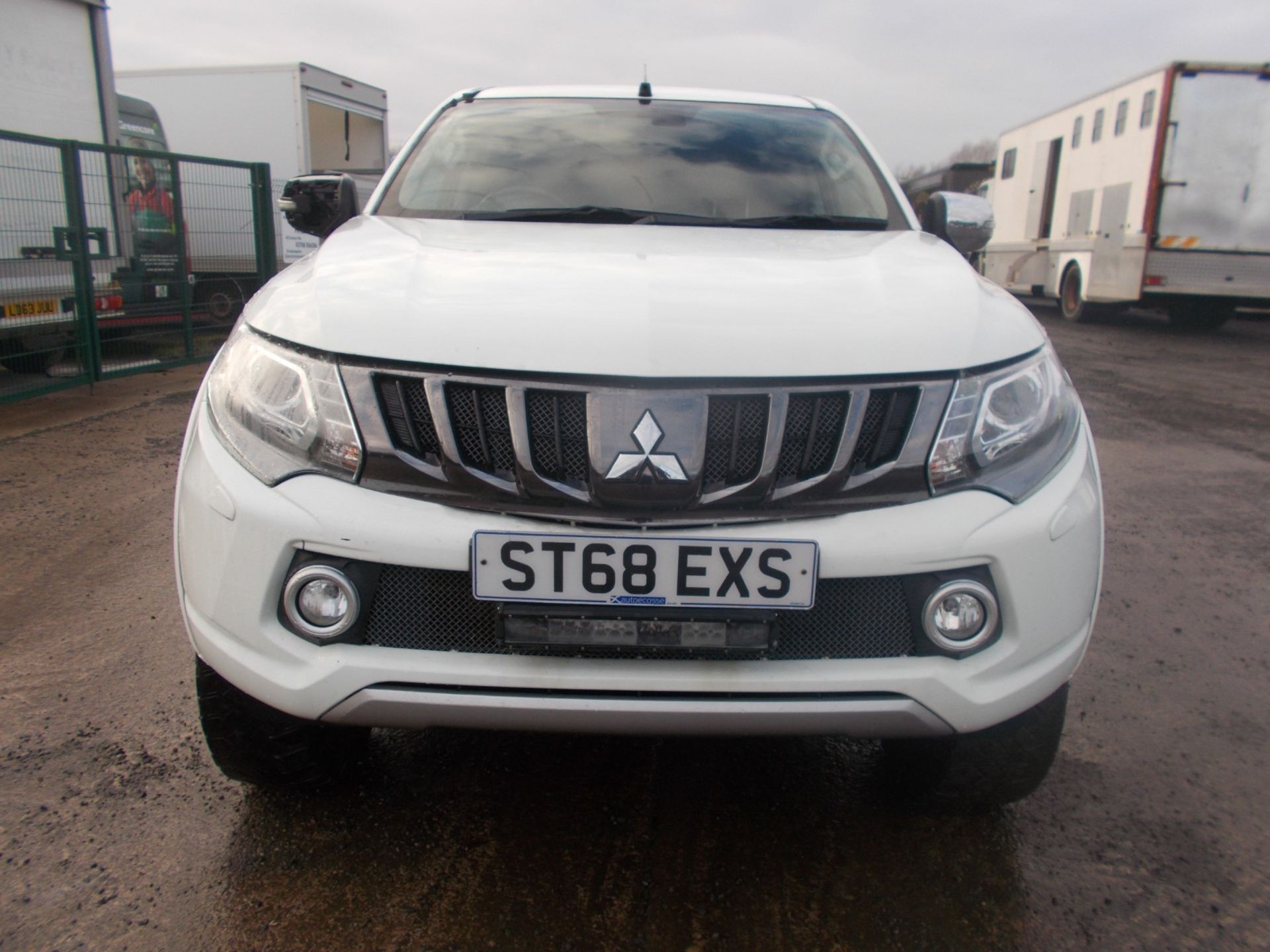 2018 MITSUBISHI L200 BARBARIAN DI-D WHITE PICK UP, 23K MILES, 2.5 DIESEL, 2 KEYS *PLUS VAT* - Image 2 of 28