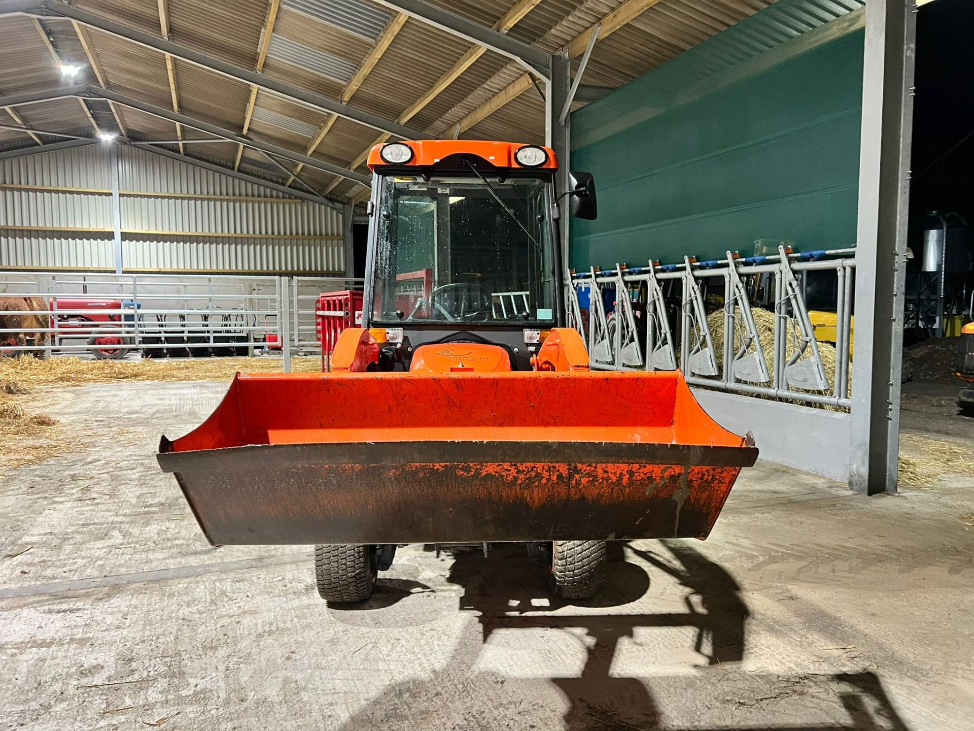 KUBOTA BX2350 23hp 4WD COMPACT TRACTOR WITH KUBOTA LA243 FRONT LOADER, RUNS DRIVES AND LIFTS - Image 9 of 19