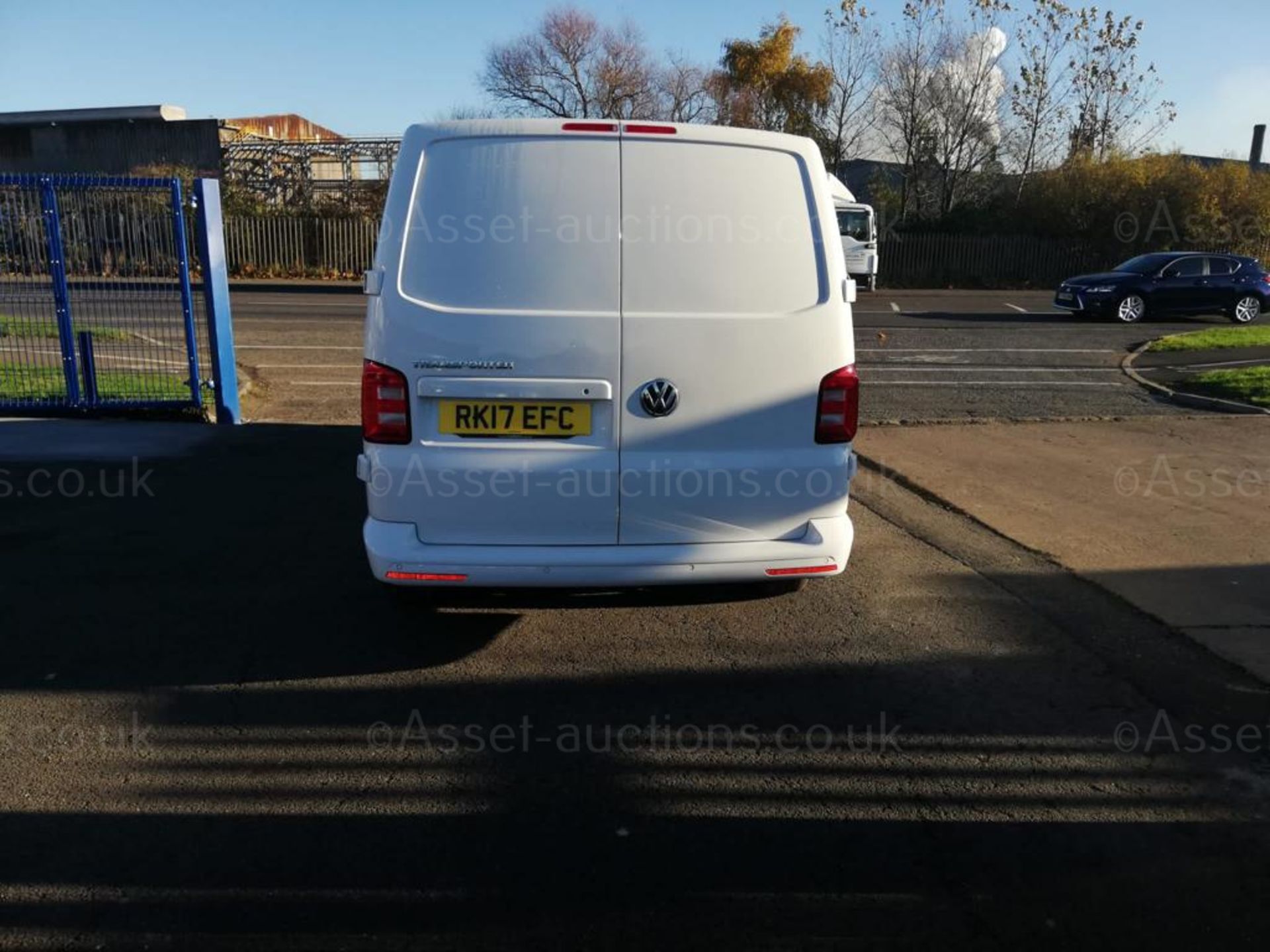 2017 VOLKSWAGEN TRANSPORTER T30 H-LN TDI WHITE PANEL VAN, 2.0 DIESEL, 126K MILES *PLUS VAT* - Image 6 of 12