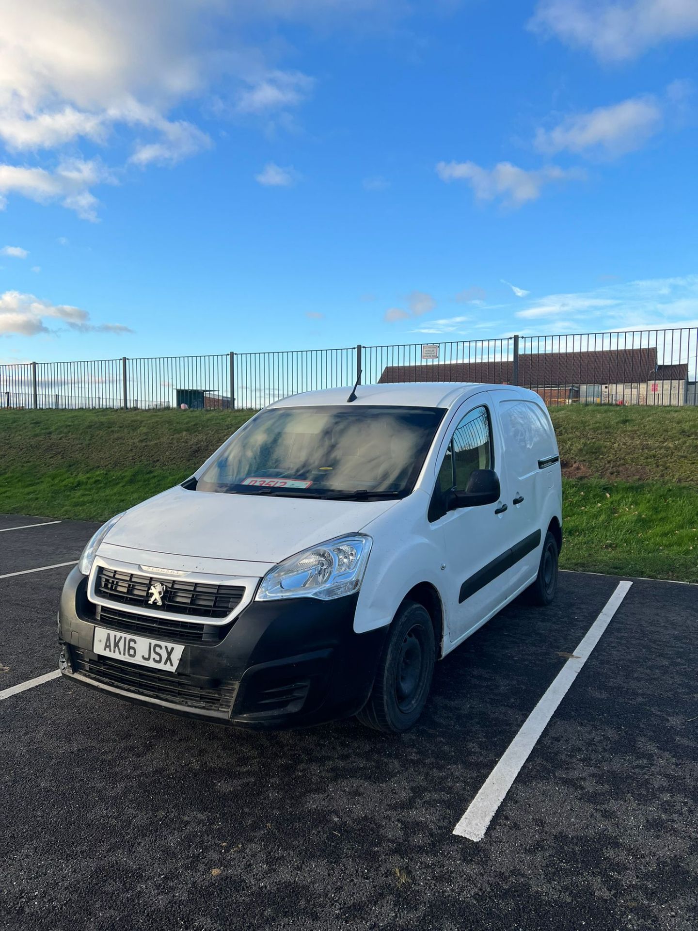 2016 PEUGEOT PARTNER 850 PROFESSIONAL HDI 3 SEATER WHITE PANEL VAN, 159K MILES *NO VAT* - Image 3 of 9