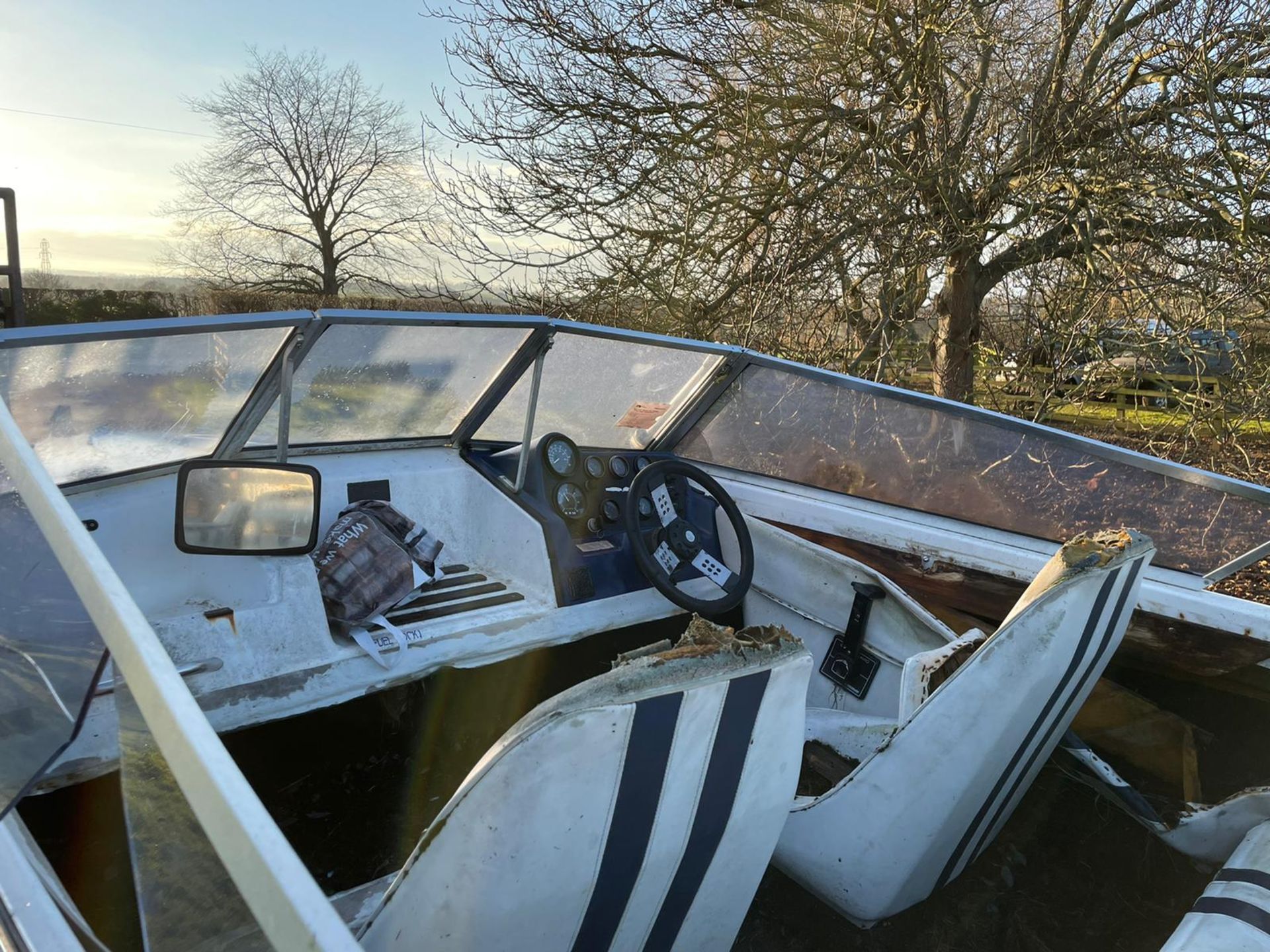 FLETCHER ARROWBEAU GTS CLASSIC SPEED BOAT, NEEDS TLC, TRAILER INCLUDED *NO VAT* - Image 7 of 8