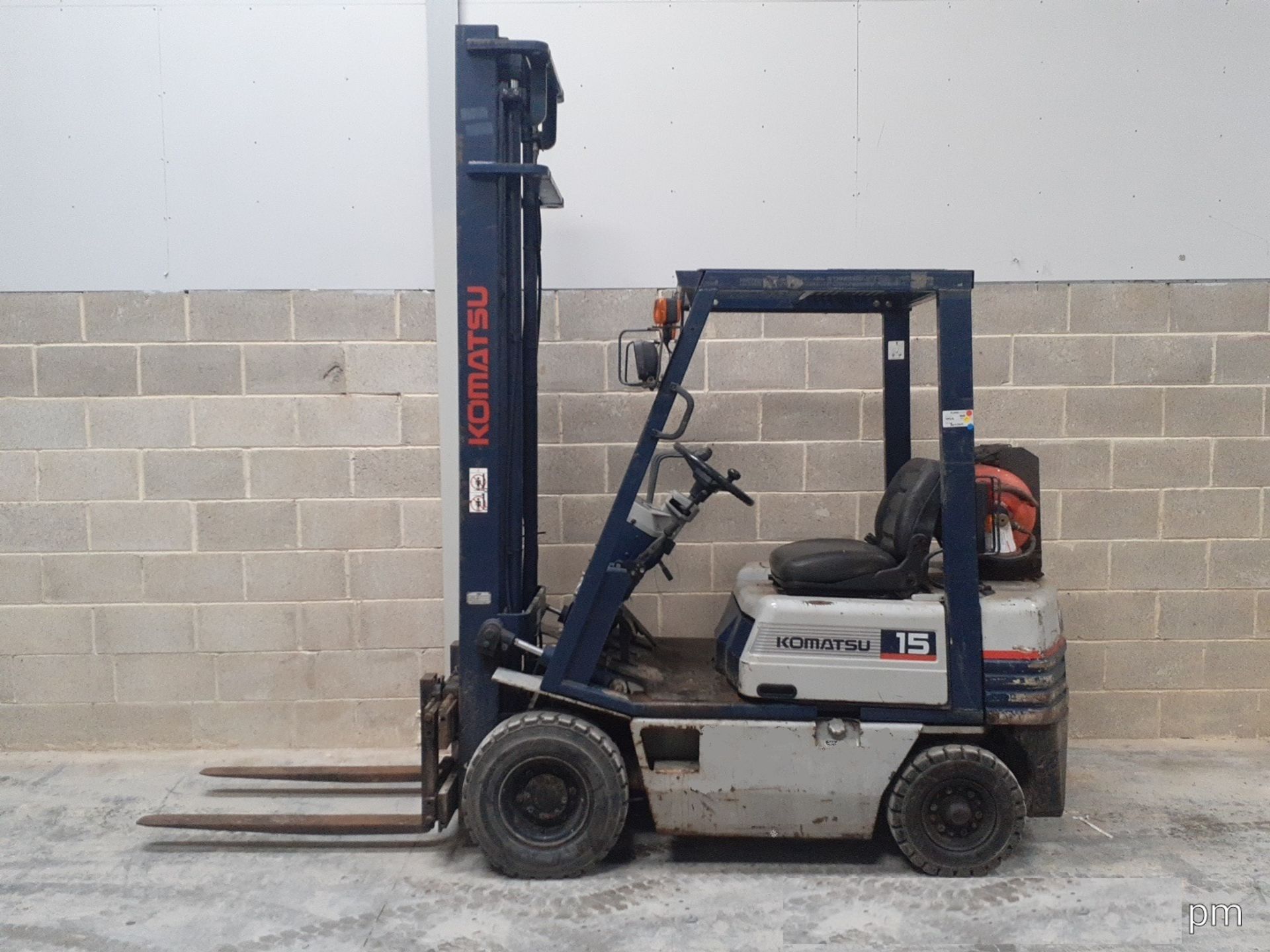 KOMATSU FG15 GAS FORKLIFT, 2 STAGE MAST, SIDE SHIFT FORKS, LIFTS 4.5m *PLUS VAT*