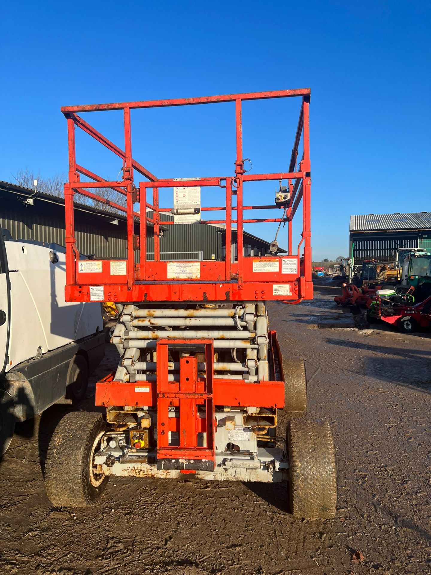 SKYJACK SJ832 SCISSOR LIFT, 10 METRE WORKING HEIGHT, 350 RECORDED HOURS, DRIVES AND LIFTS *NO VAT* - Image 2 of 5