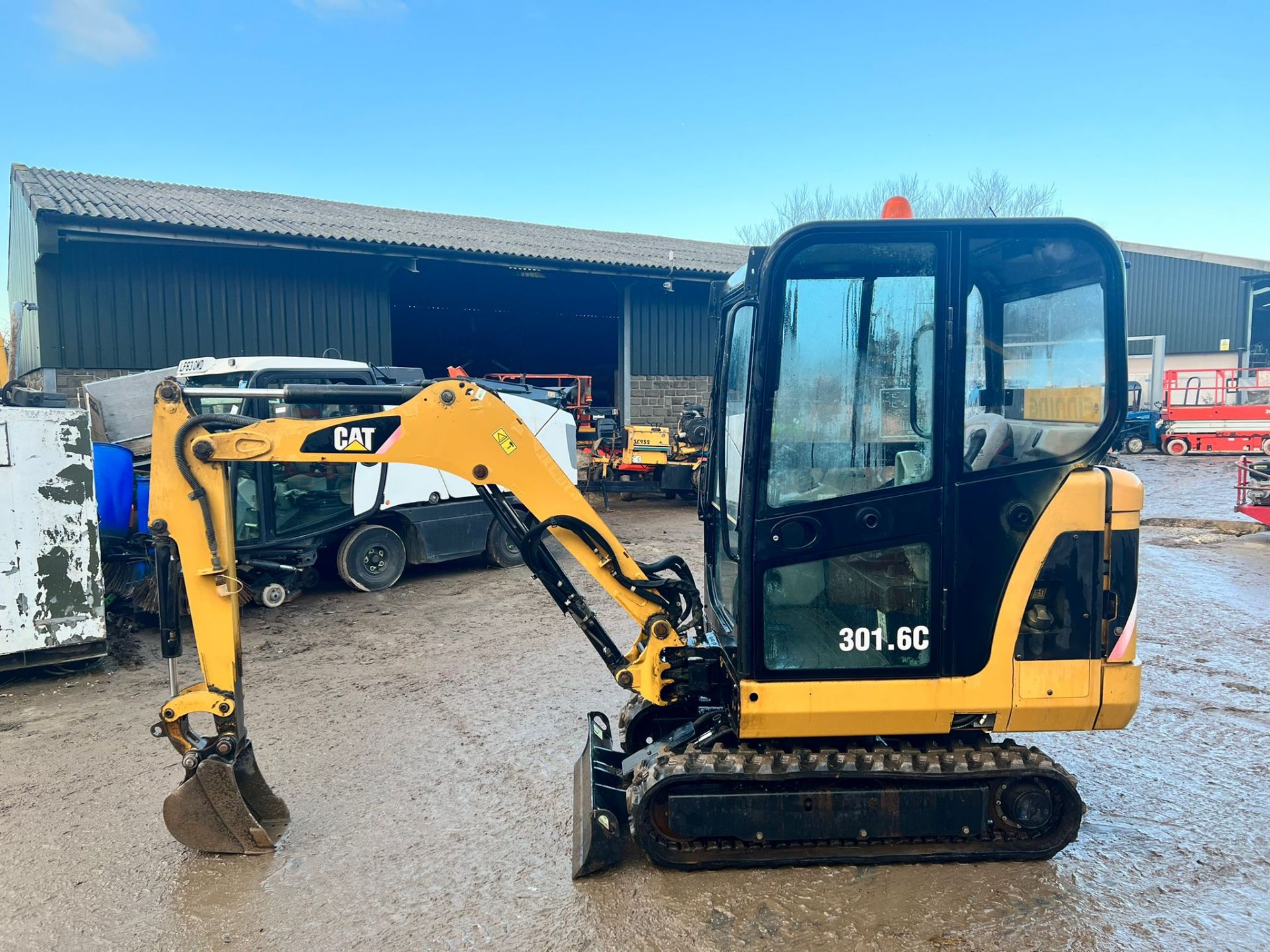 2007 CATERPILLAR 301.C 1.6 TON MINI DIGGER, RUNS DRIVES AND DIGS, 3 CYLINDER DIESEL ENGINE *PLUS VAT - Image 25 of 25