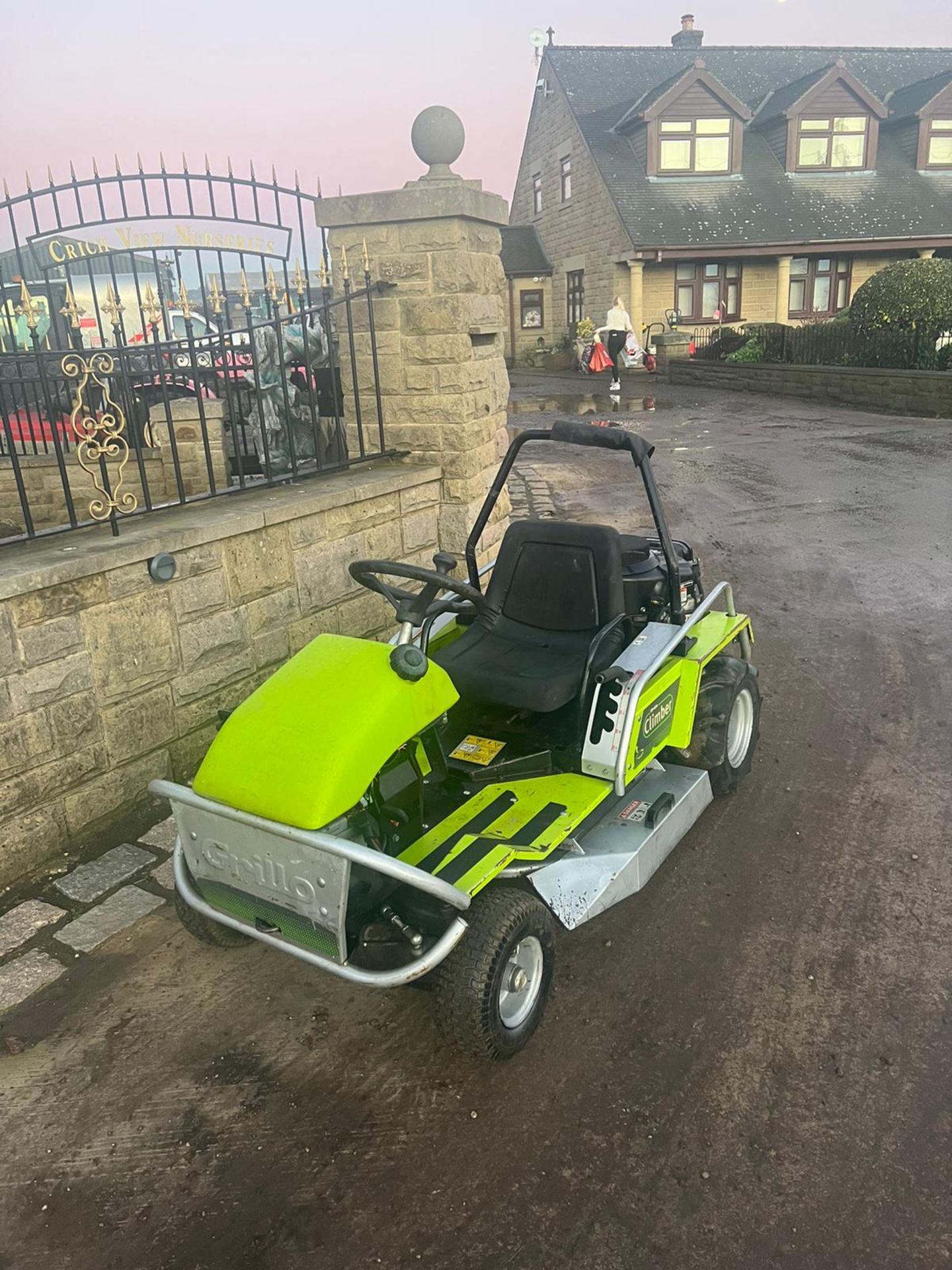 GRILLO CLIMBER 921 MOWER, RUNS WORKS AND CUTS, 21hp BRIGGS AND STARTTON VANGUARD ENGINE *NO VAT* - Image 2 of 6