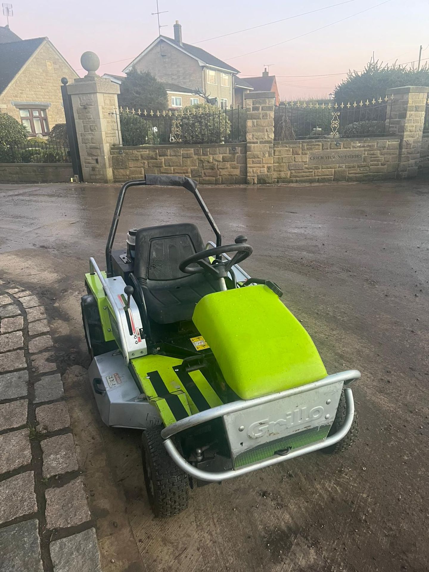 GRILLO CLIMBER 921 MOWER, RUNS WORKS AND CUTS, 21hp BRIGGS AND STARTTON VANGUARD ENGINE *NO VAT* - Image 3 of 6