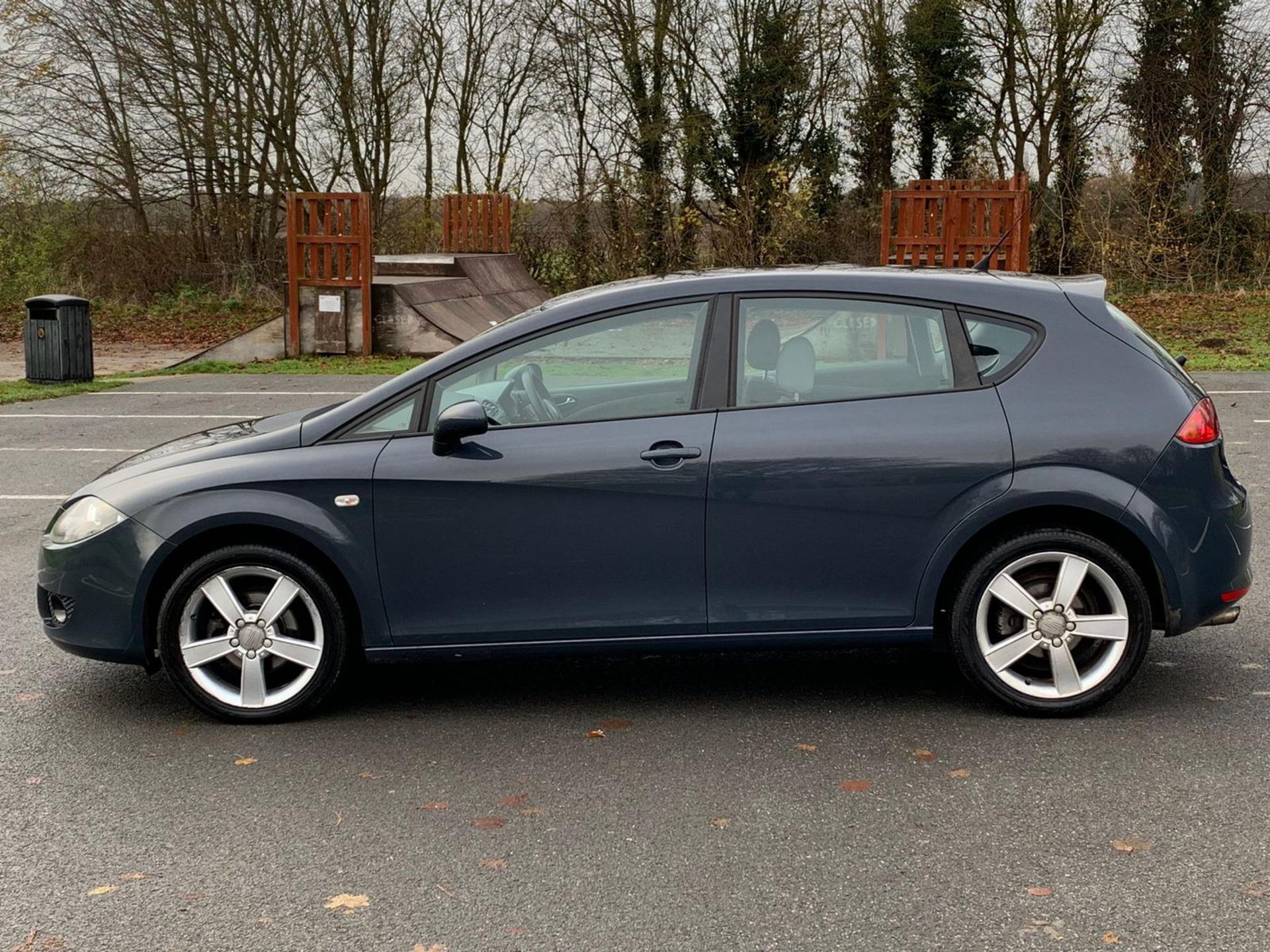 2009 SEAT LEON EMOCION 1.9 TDI GREY HATCHBACK, 109K MILES WITH FULL SERVICE HISTORY *NO VAT* - Image 3 of 11