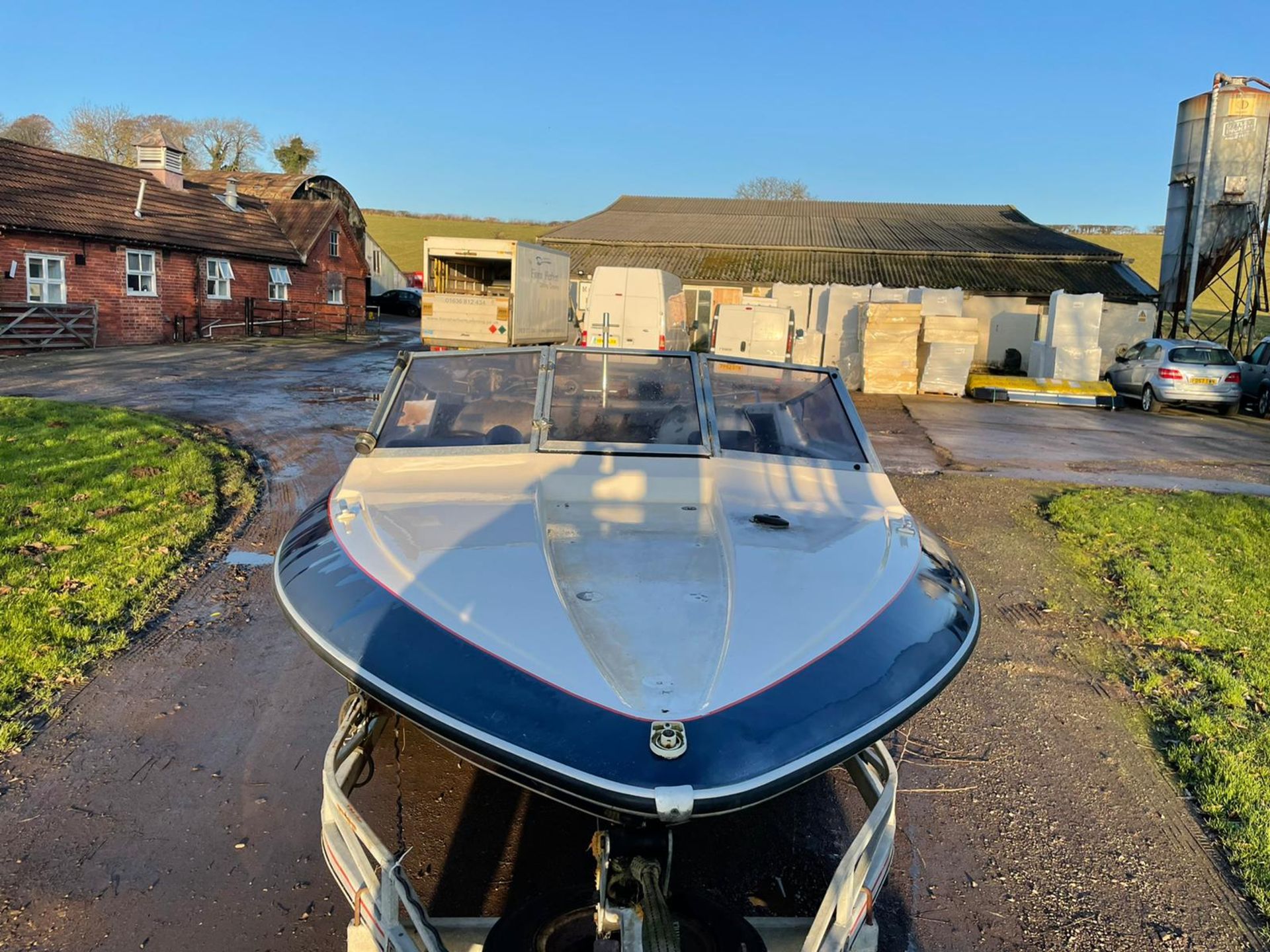 FLETCHER ARROWBEAU GTS CLASSIC SPEED BOAT, NEEDS TLC, TRAILER INCLUDED *NO VAT* - Image 3 of 8
