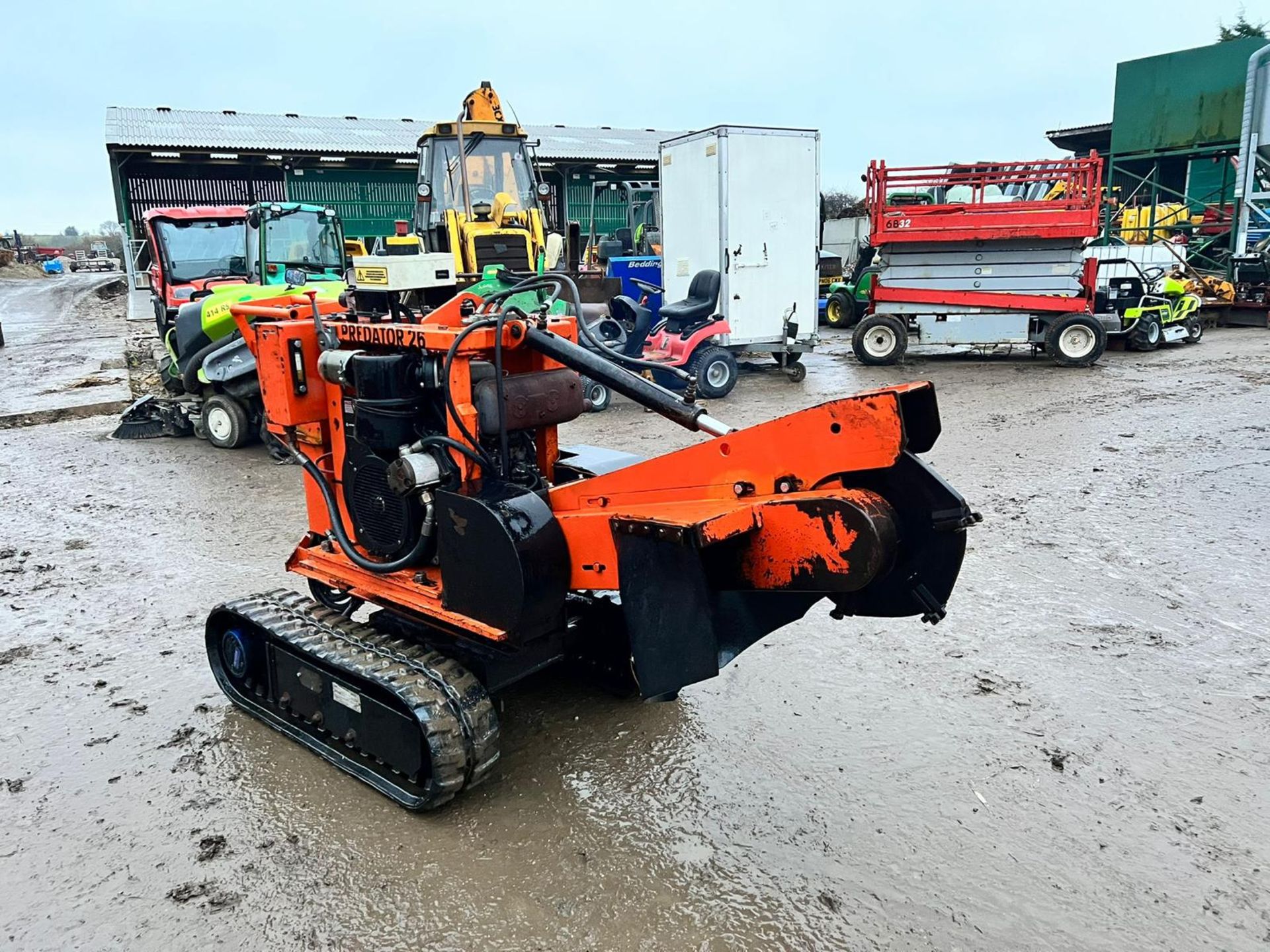 PREDATOR P26 TRACKED STUMP GRINDER, RUNS DRIVES AND WORKS, SWING SLEW - LEFT AND RIGHT *PLUS VAT* - Image 2 of 21