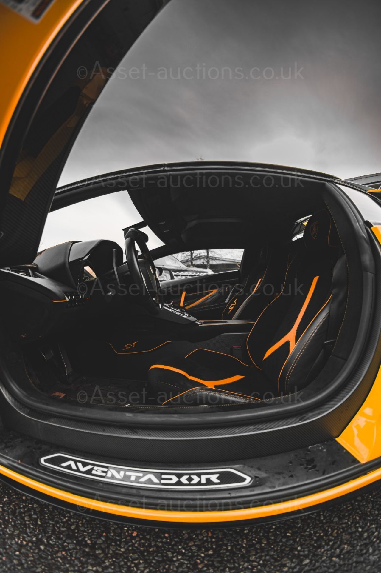 2016 YELLOW LAMBORGHINI AVENTADOR SV ROADSTER, HUGE SPEC, 8700km *PLUS VAT* - Image 13 of 16