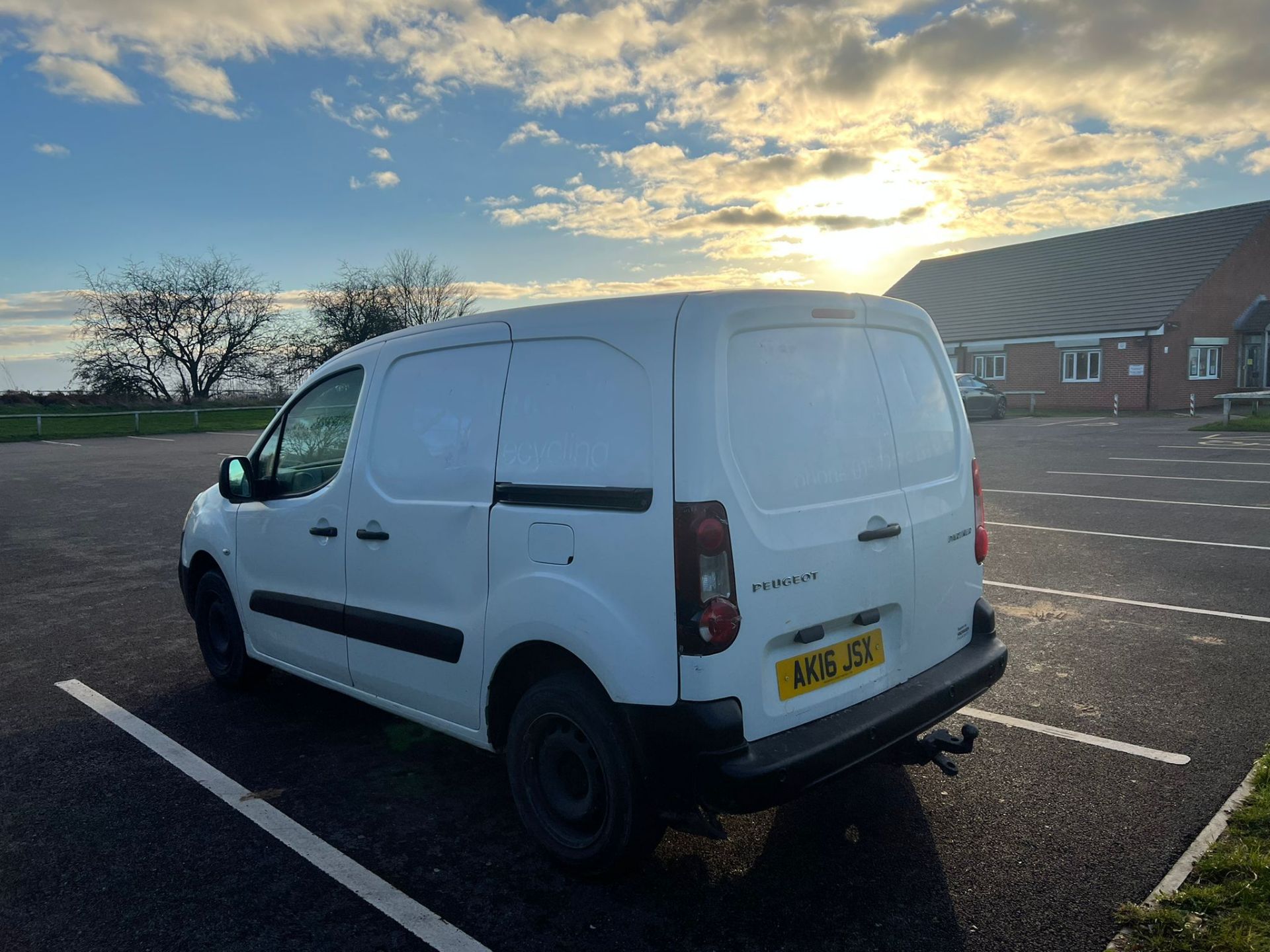 2016 PEUGEOT PARTNER 850 PROFESSIONAL HDI 3 SEATER WHITE PANEL VAN, 159K MILES *NO VAT* - Image 4 of 9