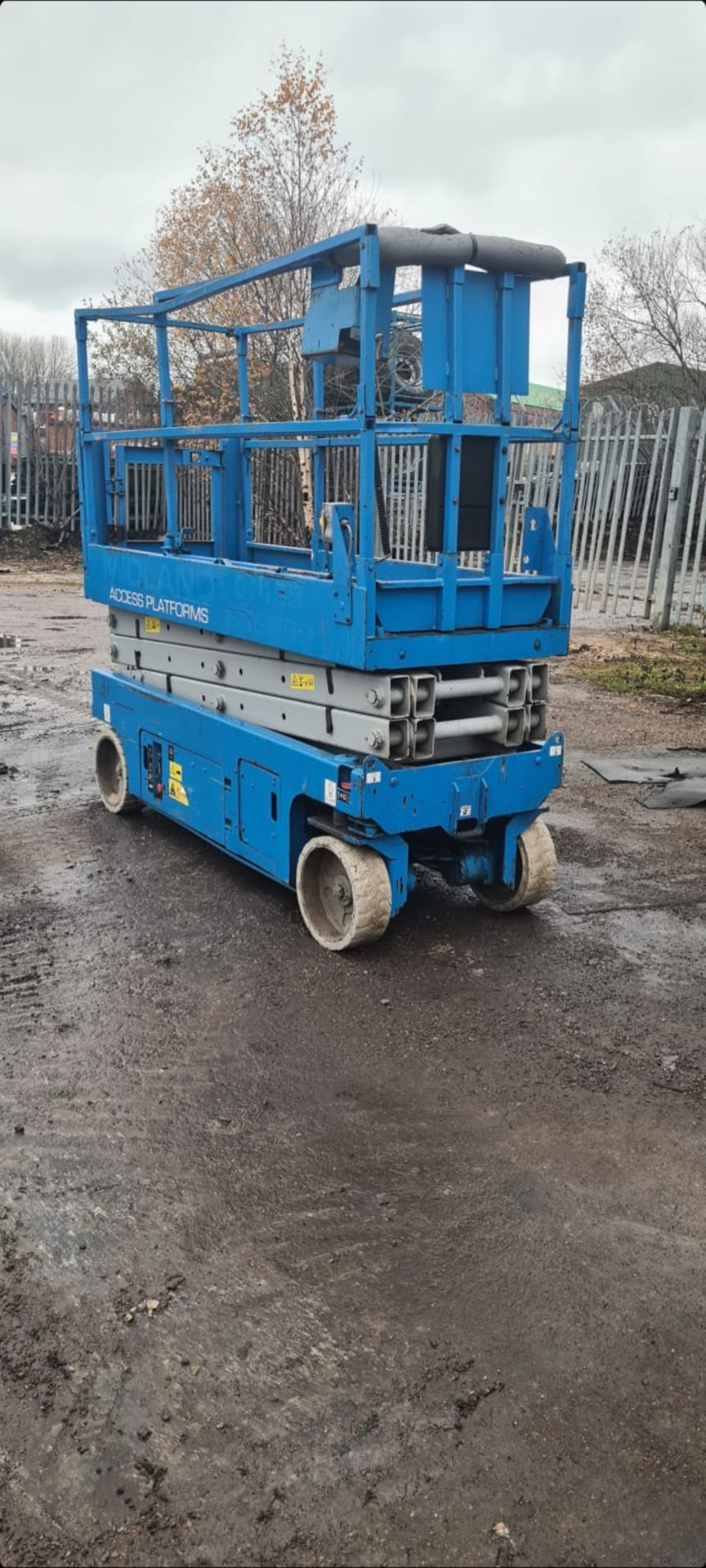 2005 GENIE 2032 SCISSOR LIFT, GOOD CONDITION, 612 HOURS, FULL WORKING ORDER *PLUS VAT* - Image 6 of 9