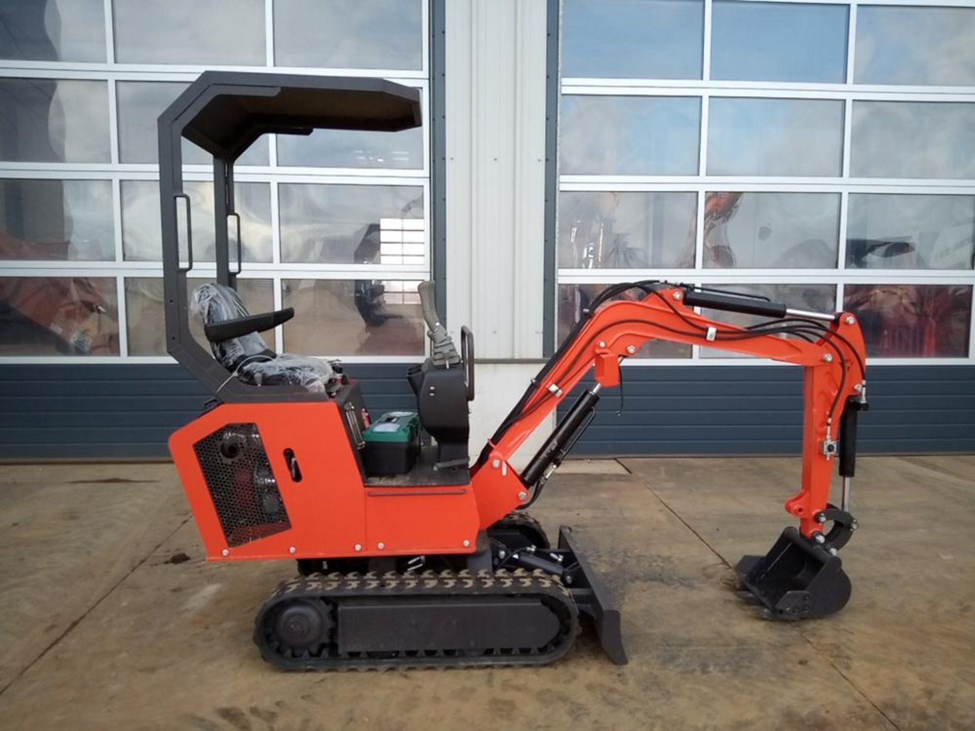 BRAND NEW 2021 RHINOCEROS MINI DIGGER XN10, 2 KEYS, C/W 1yr MANUFACTURES WARRANTY *PLUS VAT* - Image 8 of 13