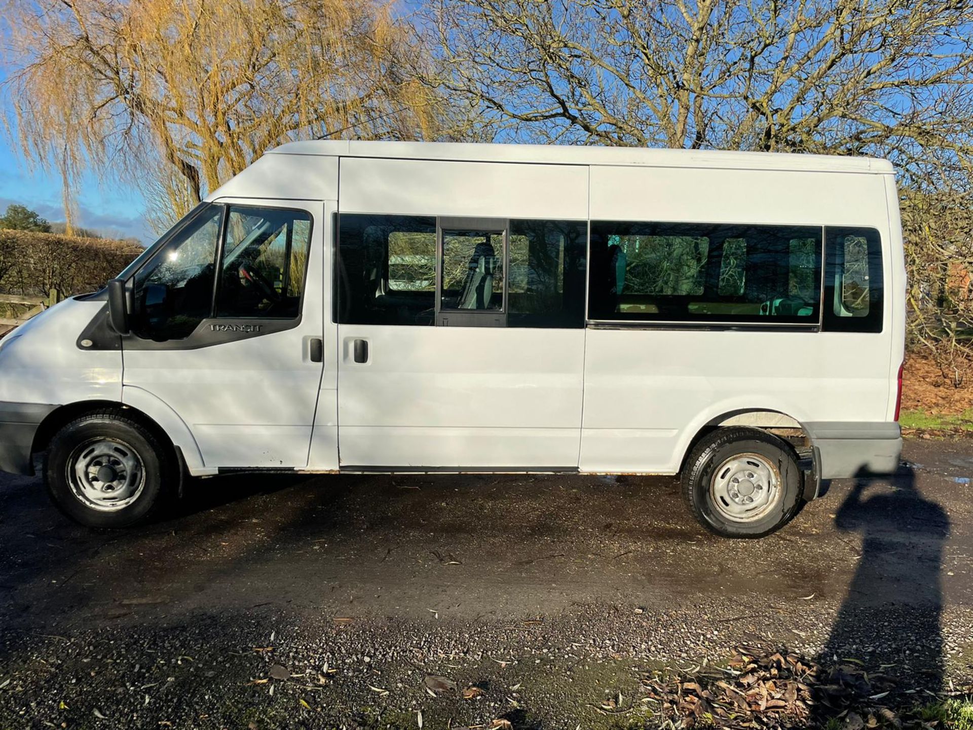 2008 FORD TRANSIT 140 T370 15S RWD WHITE MINI BUS, 197 KILOMETRES - 120K MILES *NO VAT* - Image 4 of 14