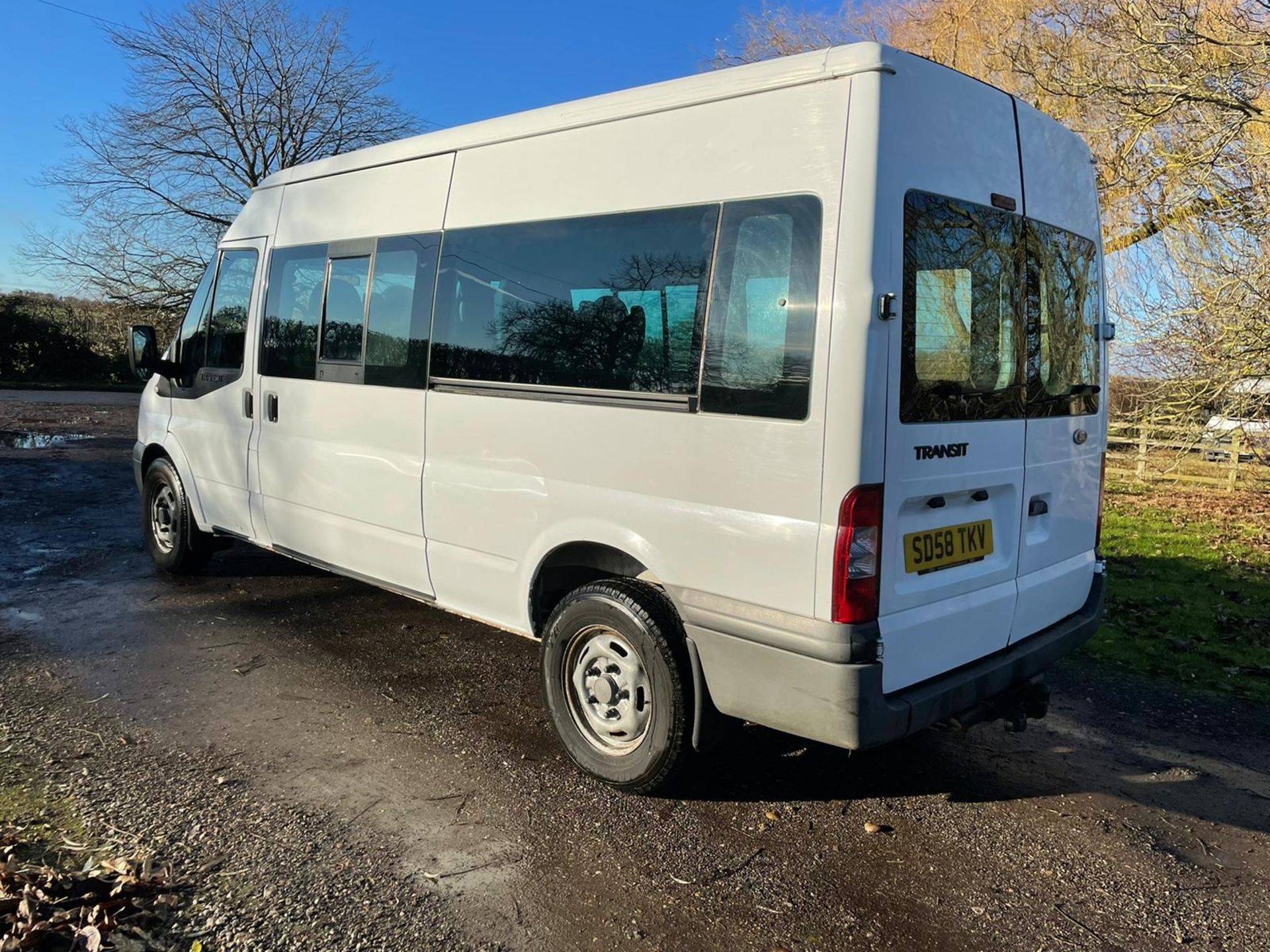 2008 FORD TRANSIT 140 T370 15S RWD WHITE MINI BUS, 197 KILOMETRES - 120K MILES *NO VAT* - Image 5 of 14