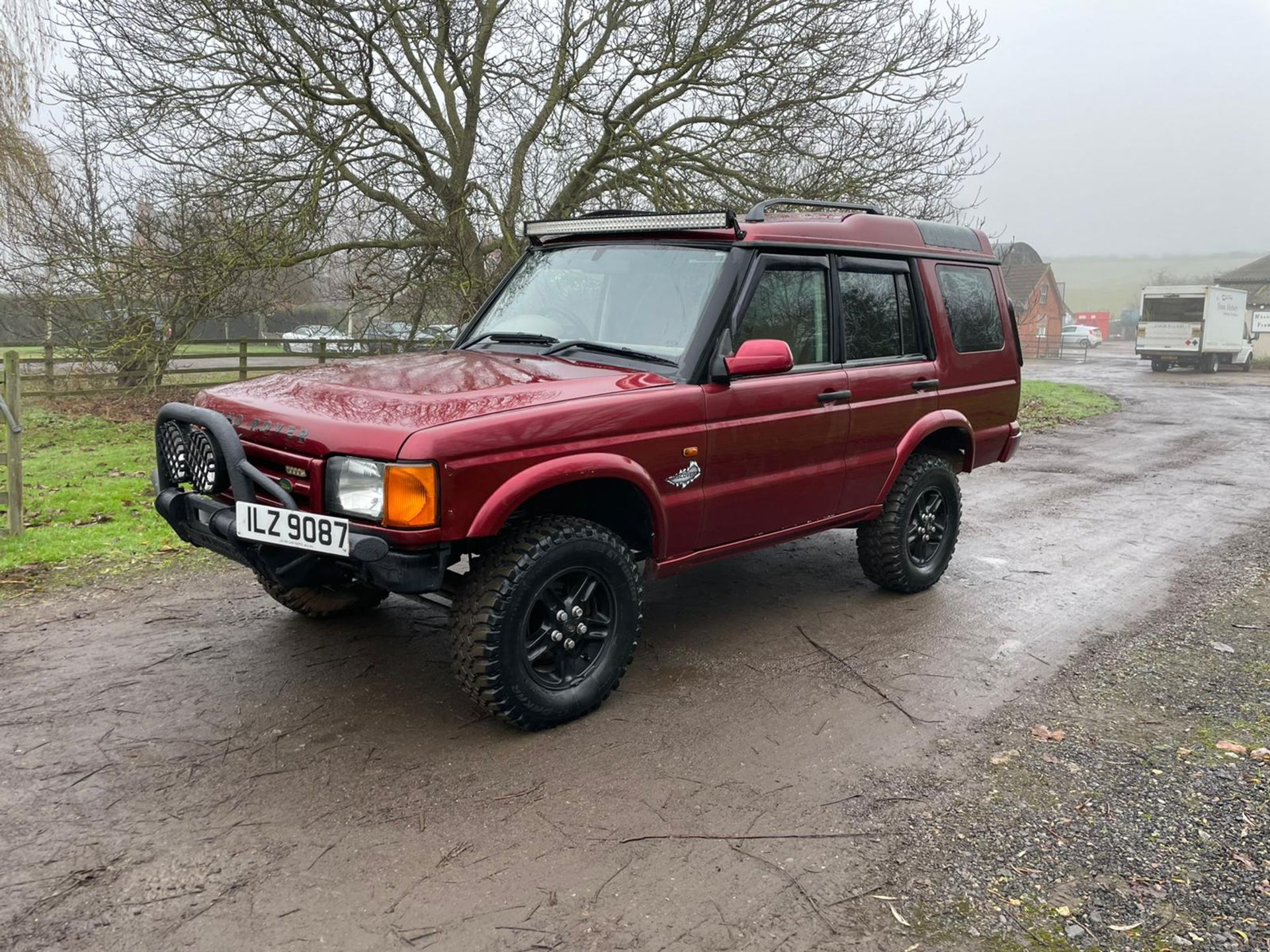 2001 LAND ROVER DISCOVERY TD5 RED ESTATE, 157,895 MILES, 2.5 DIESEL * NO VAT* - Image 4 of 16