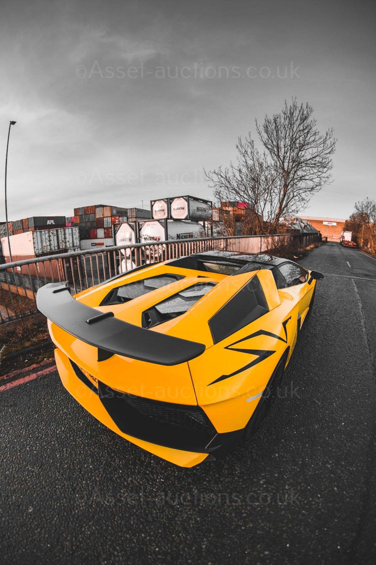 2016 YELLOW LAMBORGHINI AVENTADOR SV ROADSTER, HUGE SPEC, 8700km *PLUS VAT* - Image 11 of 16