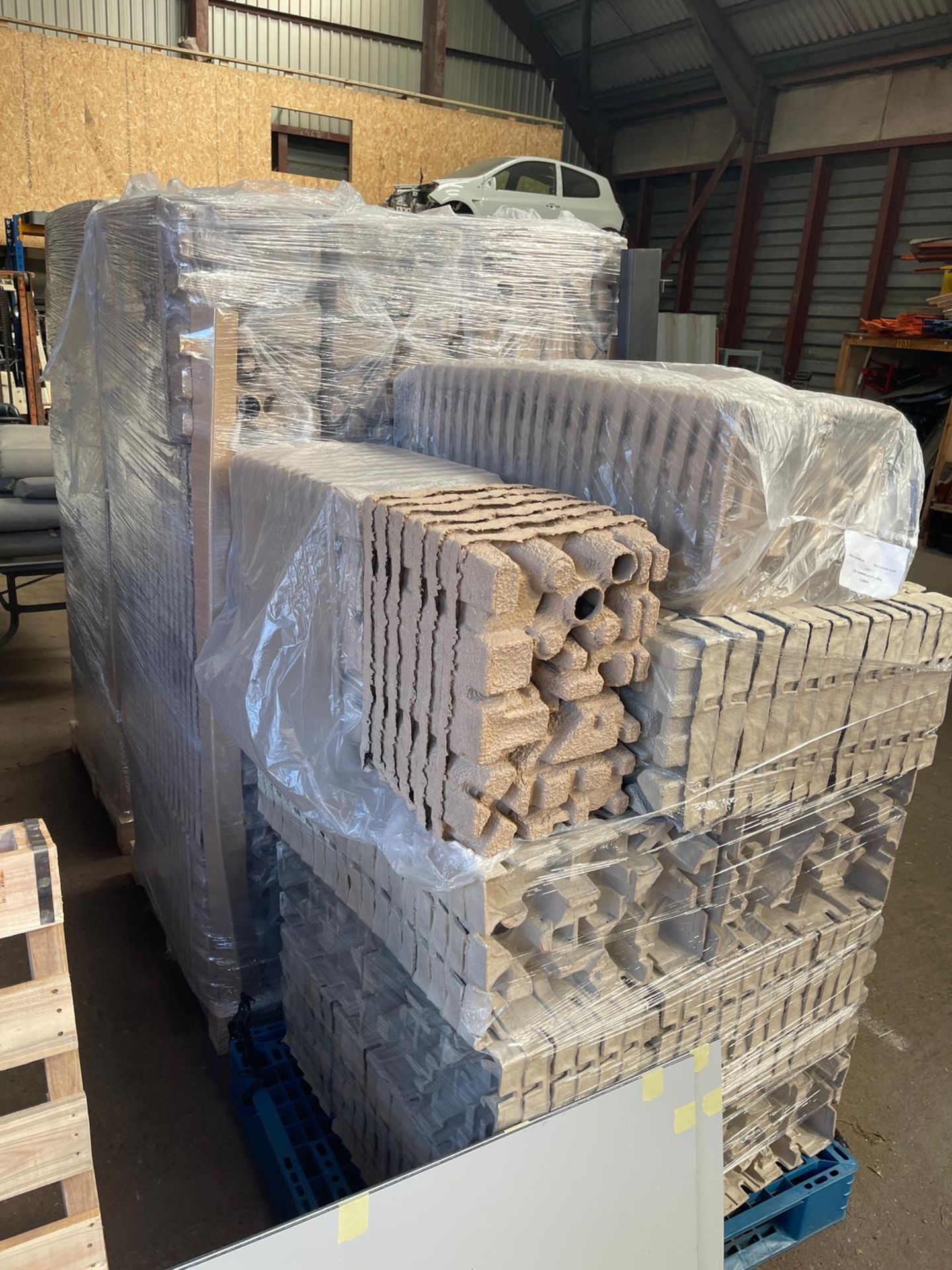 NEW PULP TRAYS 510 x 350 x 100, 3 LARGE PALLET LOADS *NO VAT* - Image 3 of 6