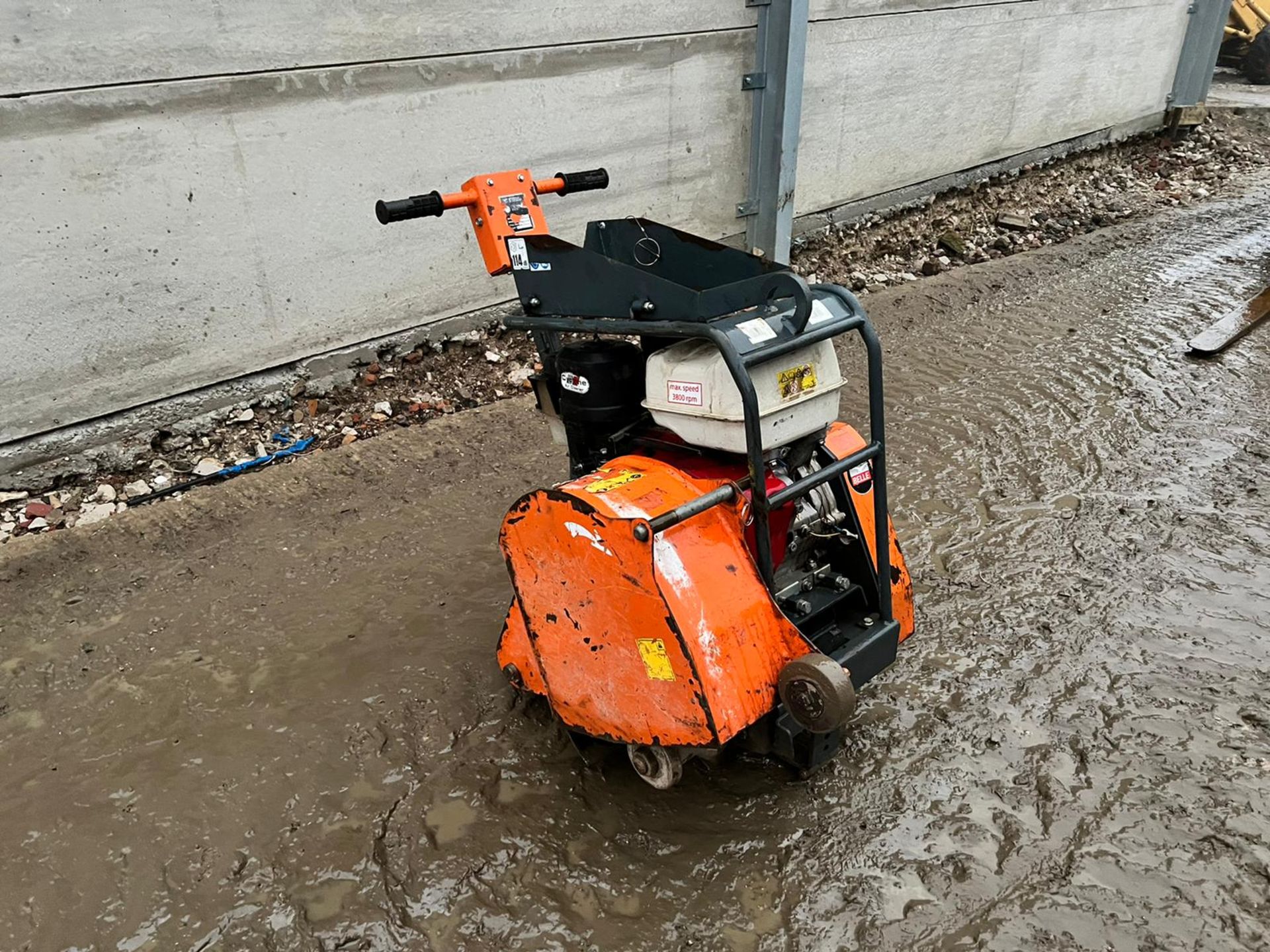 2017 BELLE DUO 350X FLOOR SAW, HONDA GX390, WATER TANK IS INCLUDED, NO BLADES *PLUS VAT*