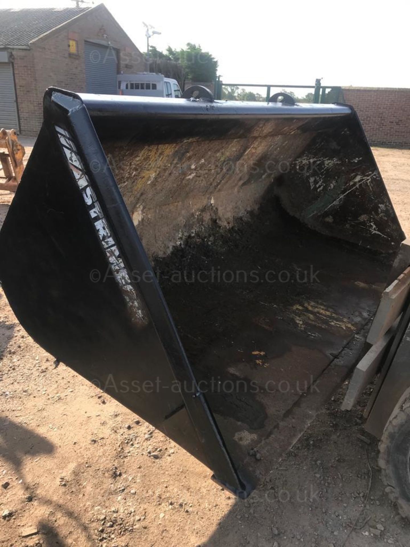 MANITOU BUCKET *NO VAT*