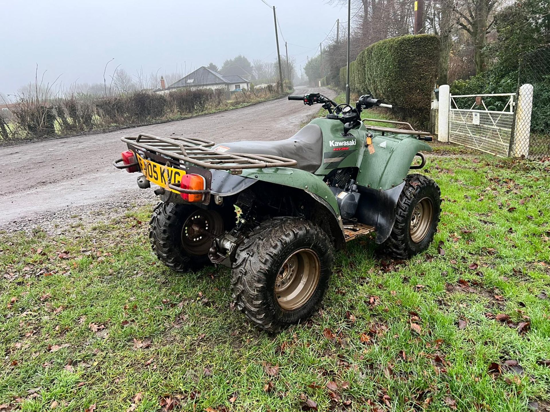 KAWASAKI KVF360 4WD FARM QUAD BIKE, RUNS AND DRIVES WELL, SHOWING A LOW 3438 HOURS *NO VAT* - Image 7 of 13