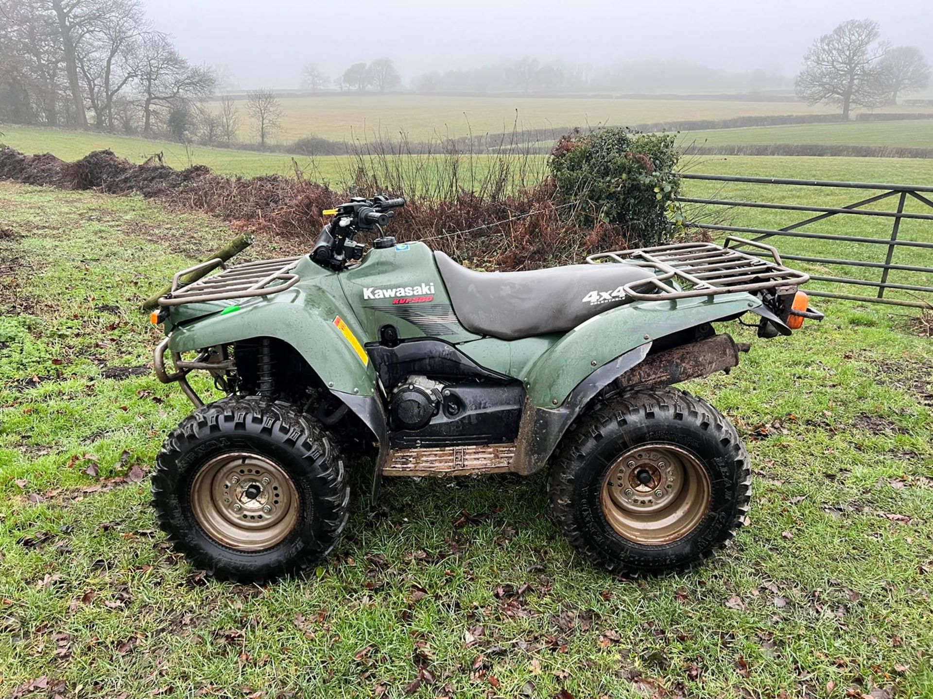 KAWASAKI KVF360 4WD FARM QUAD BIKE, RUNS AND DRIVES WELL, SHOWING A LOW 3438 HOURS *NO VAT* - Image 4 of 13