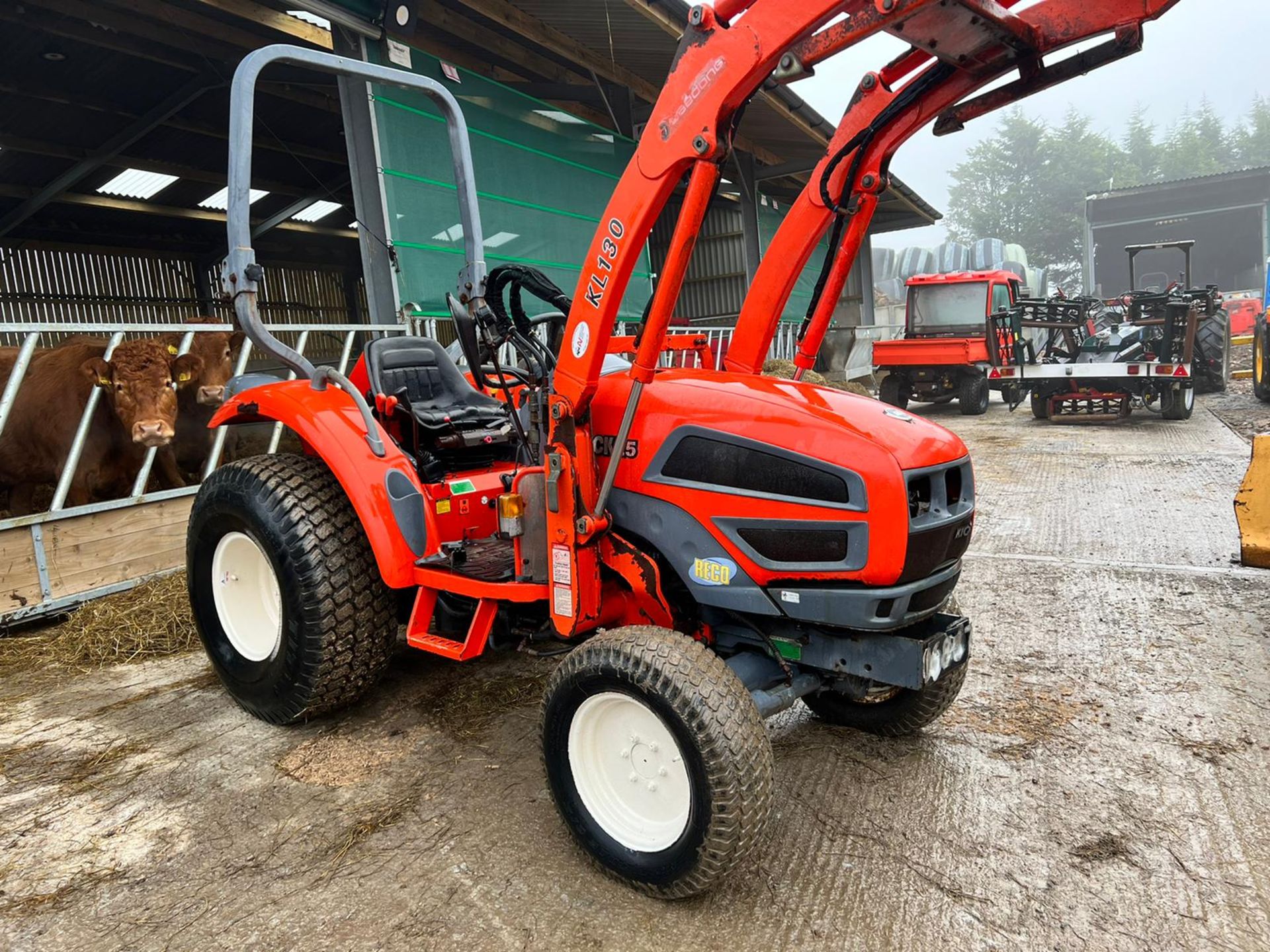 KIOTI CK25 25hp 4WD COMPACT TRACTOR WITH FRONT LOADER, RUND DRIVES AND LIFTS *PLUS VAT*