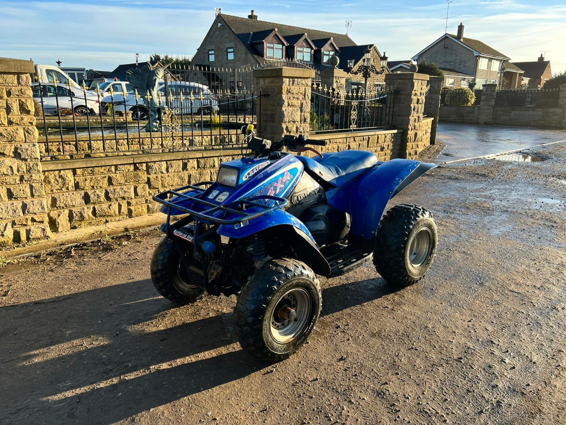 POLARIS D-BAT 400 DIESEL 4x4 FARM QUAD BIKE, RUNS AND DRIVES, SHOWING A LOW 673 HOURS *PLUS VAT* - Image 2 of 11